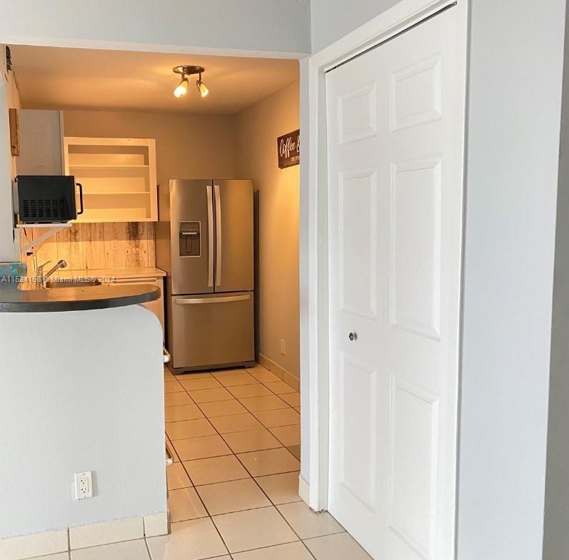 121 Golden Isles Dr 304, Hallandale Beach, Florida 33009, 1 Bedroom Bedrooms, ,1 BathroomBathrooms,Residentiallease,For Rent,121 Golden Isles Dr 304,A11524158