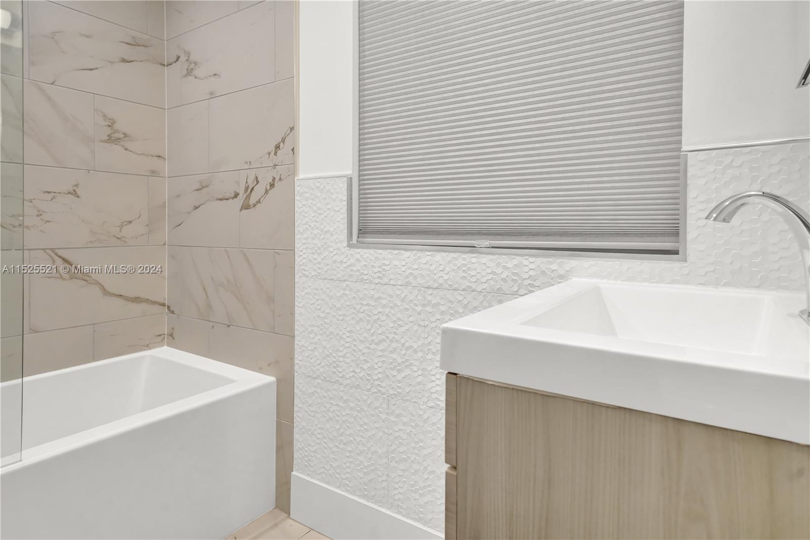 4213 Nautilus Dr, Miami Beach, FL 33140, 5 Bedrooms Bedrooms, ,5 BathroomsBathrooms,Residential,For Sale,Nautilus Dr,A11525521