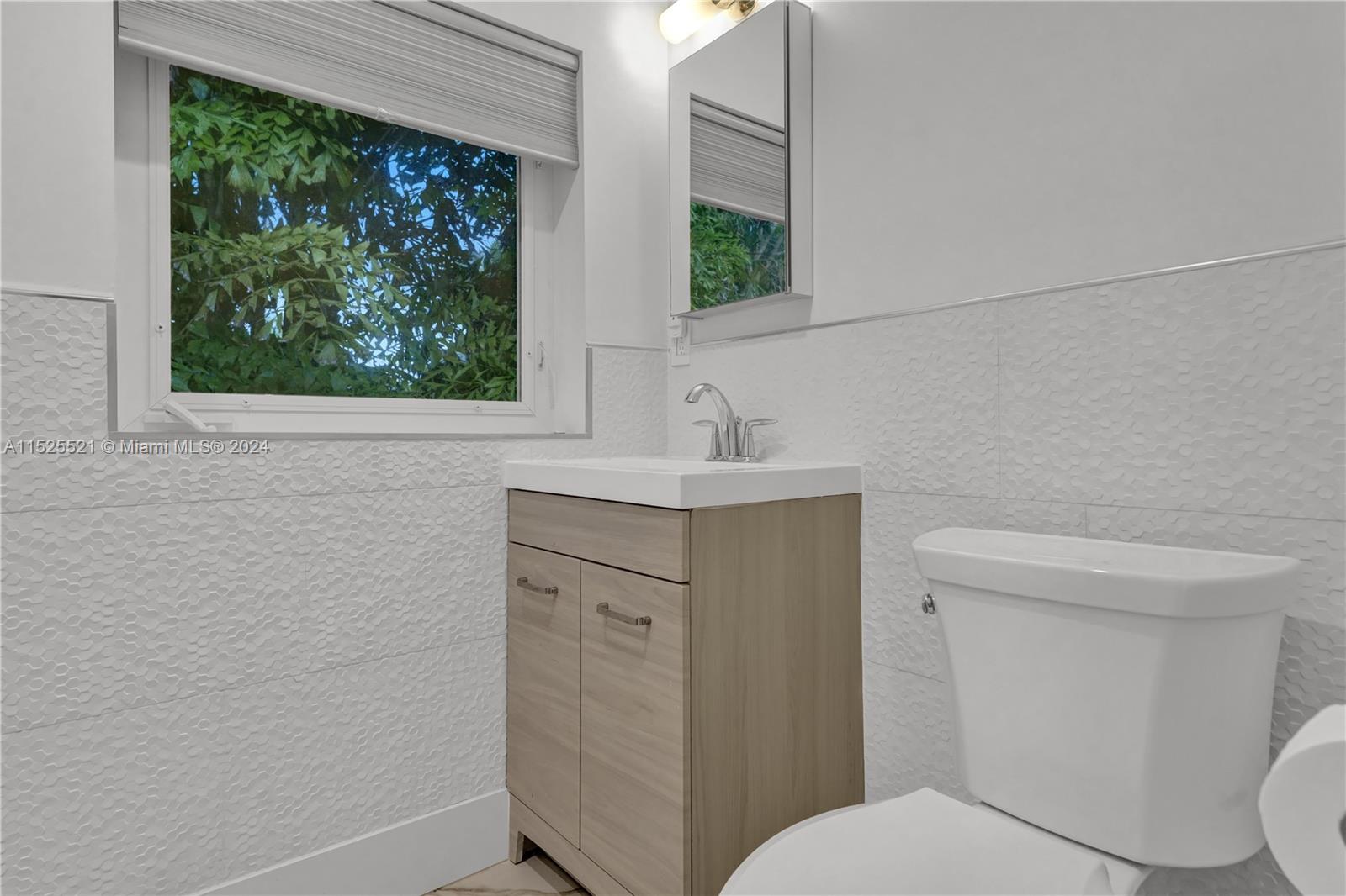 4213 Nautilus Dr, Miami Beach, FL 33140, 5 Bedrooms Bedrooms, ,5 BathroomsBathrooms,Residential,For Sale,Nautilus Dr,A11525521