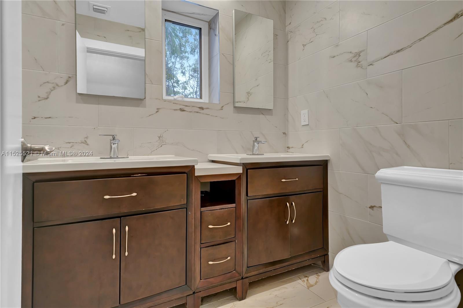 4213 Nautilus Dr, Miami Beach, Florida 33140, 5 Bedrooms Bedrooms, ,5 BathroomsBathrooms,Residential,For Sale,4213 Nautilus Dr,A11525521