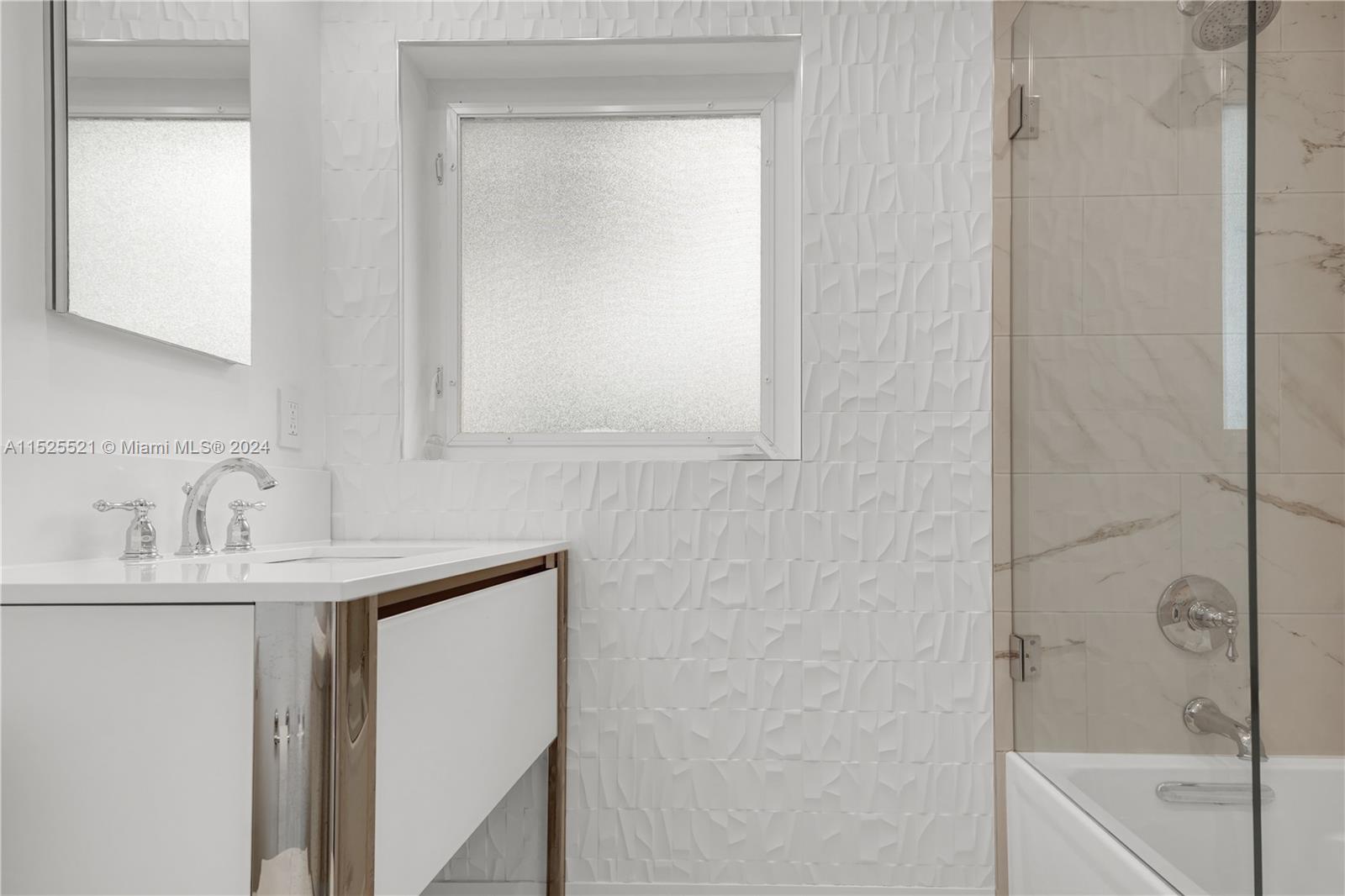 4213 Nautilus Dr, Miami Beach, FL 33140, 5 Bedrooms Bedrooms, ,5 BathroomsBathrooms,Residential,For Sale,Nautilus Dr,A11525521