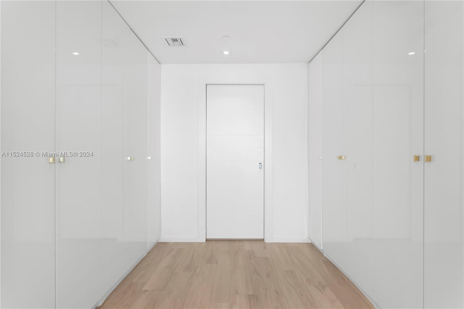 781 Crandon Blvd, Key Biscayne, FL, 33149 United States, 3 Bedrooms Bedrooms, ,3 BathroomsBathrooms,Residential,For Sale,Crandon Blvd,A11524528