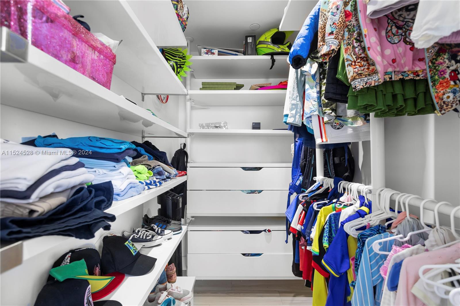 781 Crandon Blvd, Key Biscayne, FL, 33149 United States, 3 Bedrooms Bedrooms, ,3 BathroomsBathrooms,Residential,For Sale,Crandon Blvd,A11524528