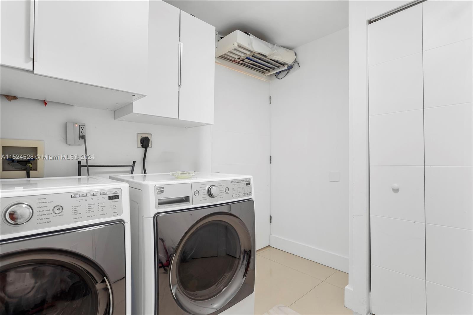 781 Crandon Blvd, Key Biscayne, FL, 33149 United States, 3 Bedrooms Bedrooms, ,3 BathroomsBathrooms,Residential,For Sale,Crandon Blvd,A11524528