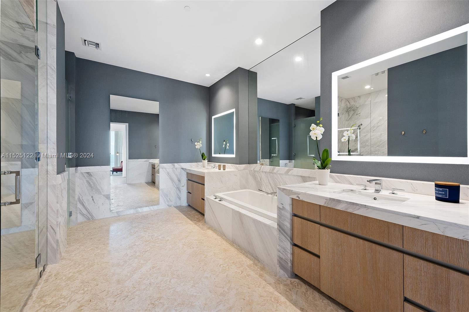 2811 Bayshore Dr, Miami, FL, 33133 United States, 3 Bedrooms Bedrooms, ,3 BathroomsBathrooms,Residential,For Sale,Bayshore Dr,A11525122