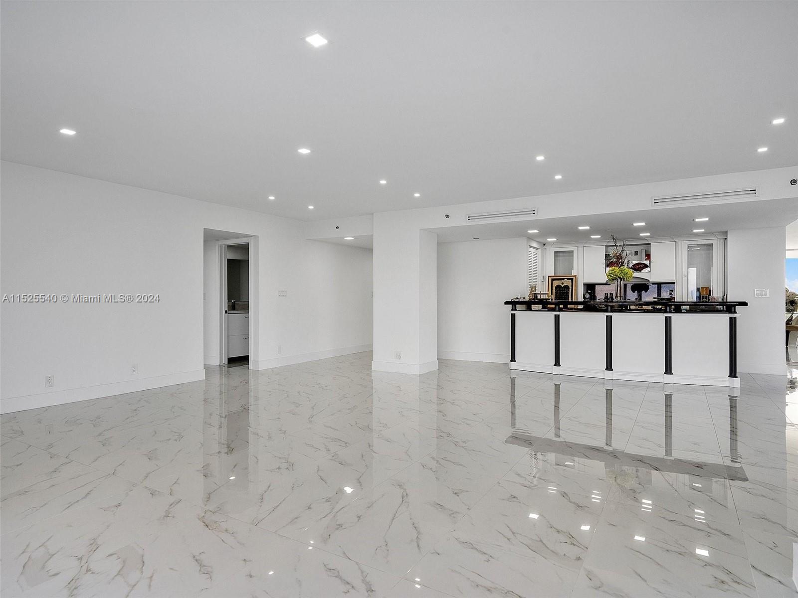 19707 Turnberry Way 5J, Aventura, Florida 33180, 5 Bedrooms Bedrooms, ,5 BathroomsBathrooms,Residential,For Sale,19707 Turnberry Way 5J,A11525540