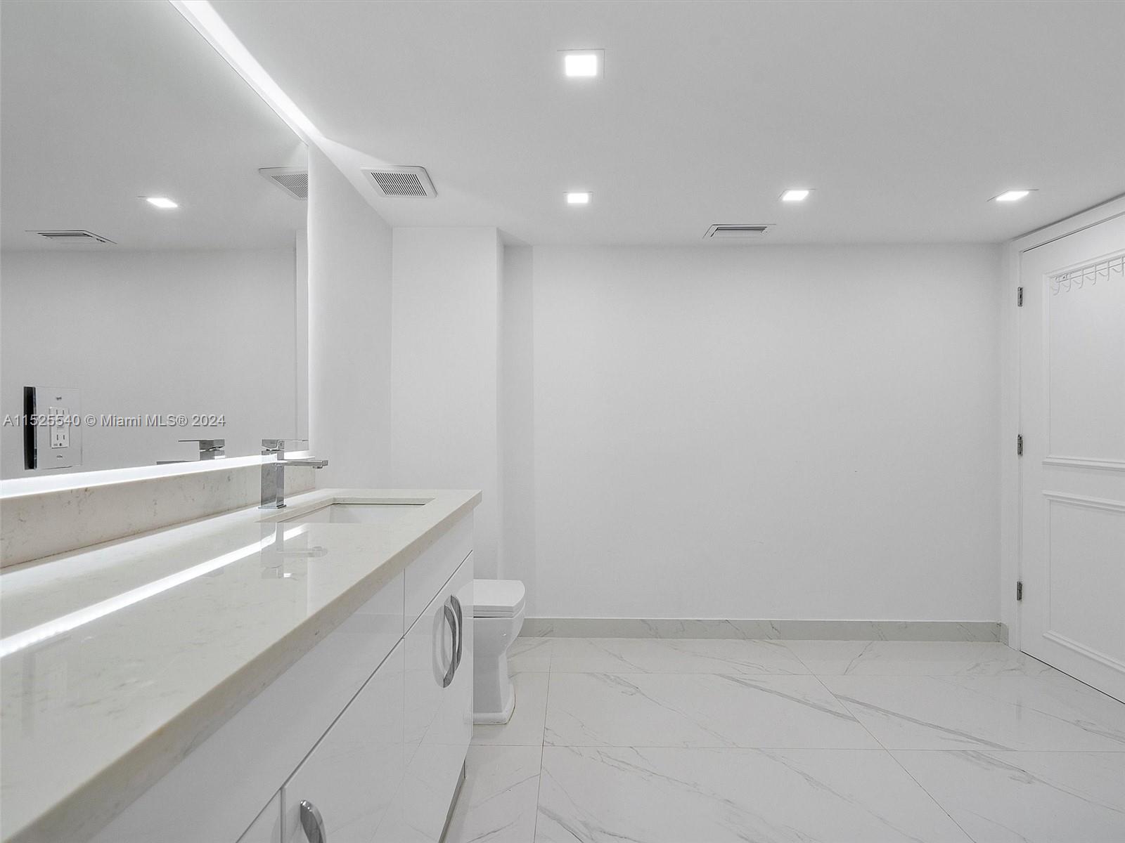 19707 Turnberry Way 5J, Aventura, Florida 33180, 5 Bedrooms Bedrooms, ,5 BathroomsBathrooms,Residential,For Sale,19707 Turnberry Way 5J,A11525540