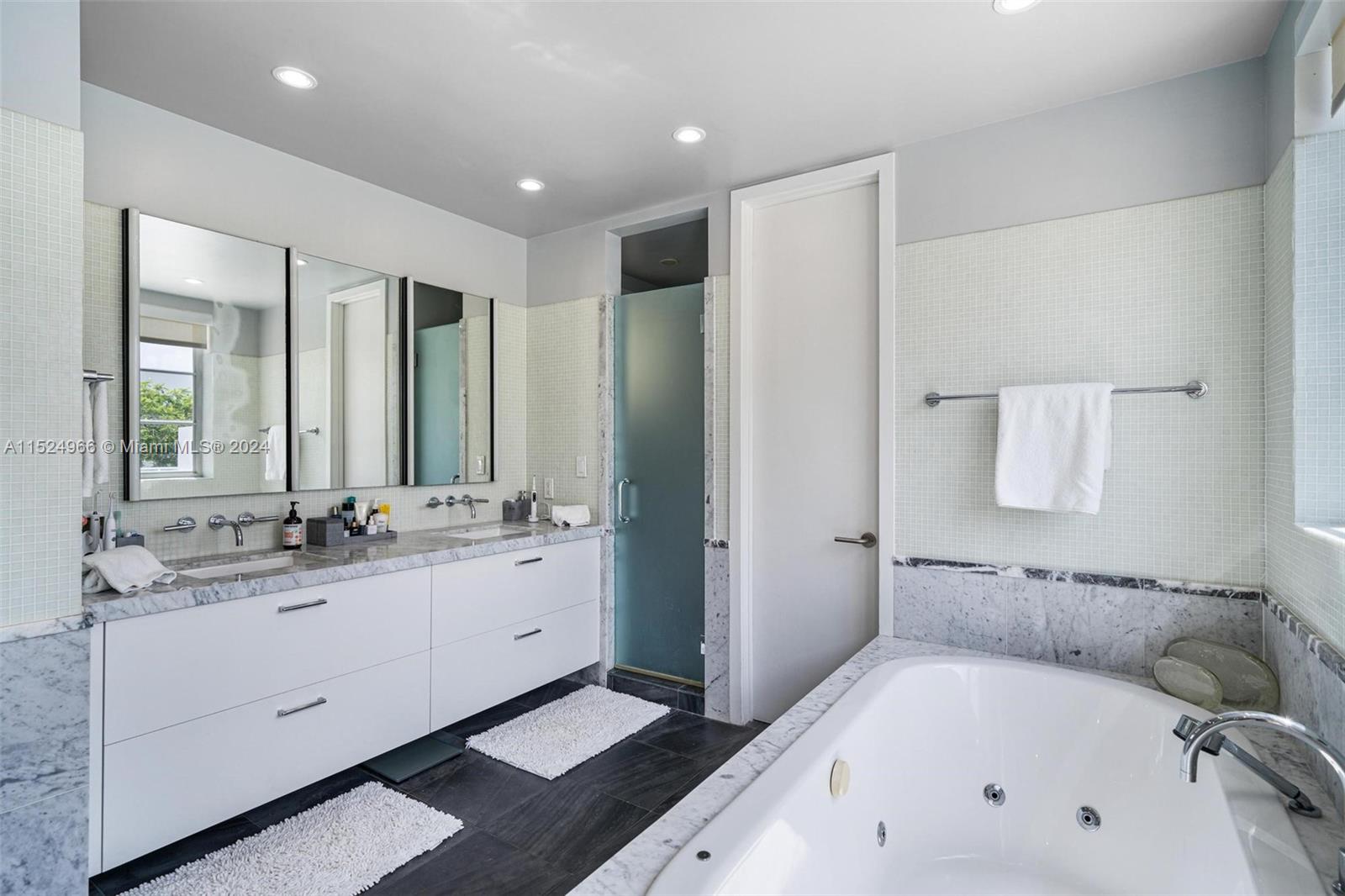 6020 Aqua Path, Miami Beach, Florida 33141, 4 Bedrooms Bedrooms, ,5 BathroomsBathrooms,Residential,For Sale,6020 Aqua Path,A11524966