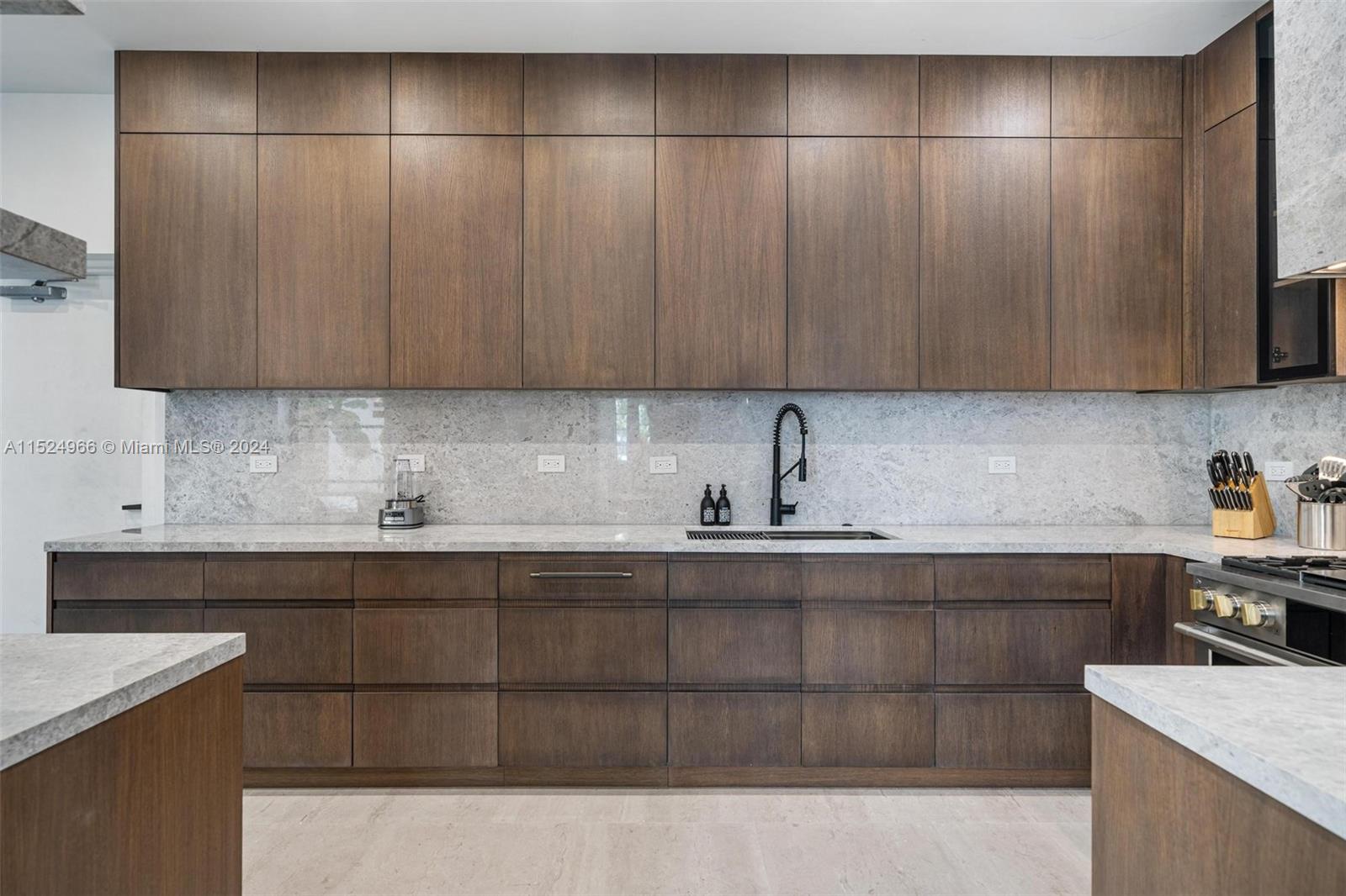 6020 Aqua Path, Miami Beach, FL, 33141 United States, 4 Bedrooms Bedrooms, ,5 BathroomsBathrooms,Residential,For Sale,Aqua Path,A11524966