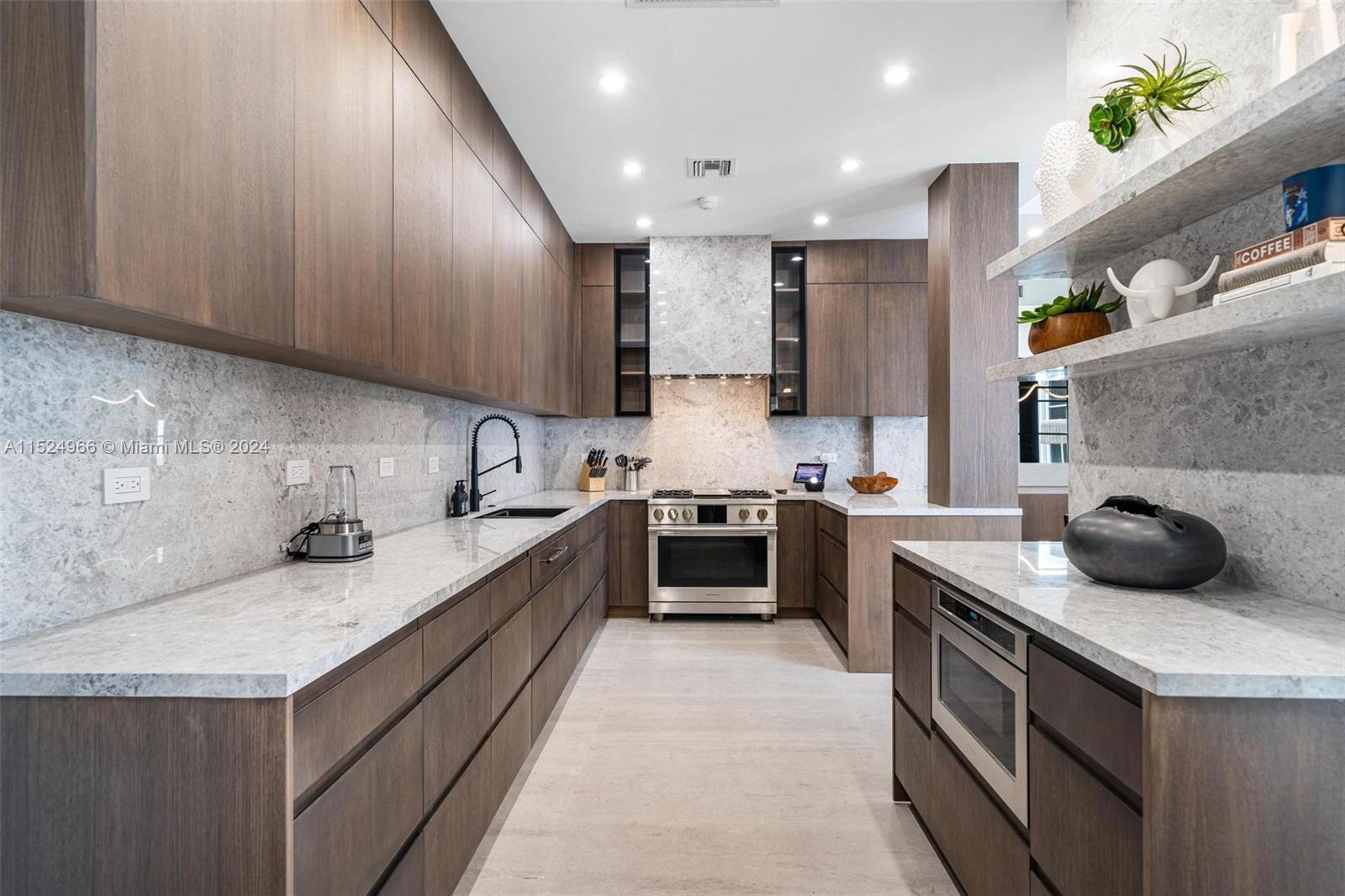 6020 Aqua Path, Miami Beach, Florida 33141, 4 Bedrooms Bedrooms, ,5 BathroomsBathrooms,Residential,For Sale,6020 Aqua Path,A11524966