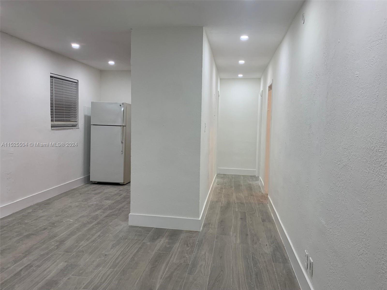 105 NW 14th Way 1, Dania Beach, Florida 33004, 2 Bedrooms Bedrooms, ,1 BathroomBathrooms,Residentiallease,For Rent,105 NW 14th Way 1,A11525504