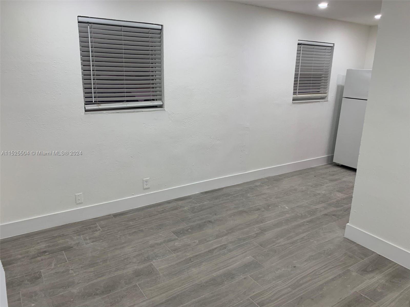 105 NW 14th Way 1, Dania Beach, Florida 33004, 2 Bedrooms Bedrooms, ,1 BathroomBathrooms,Residentiallease,For Rent,105 NW 14th Way 1,A11525504