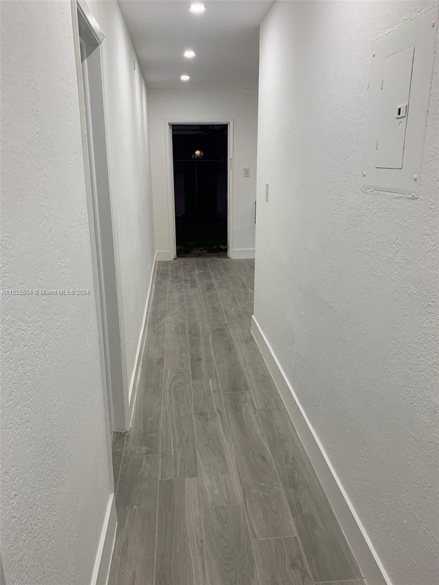 105 NW 14th Way 1, Dania Beach, Florida 33004, 2 Bedrooms Bedrooms, ,1 BathroomBathrooms,Residentiallease,For Rent,105 NW 14th Way 1,A11525504