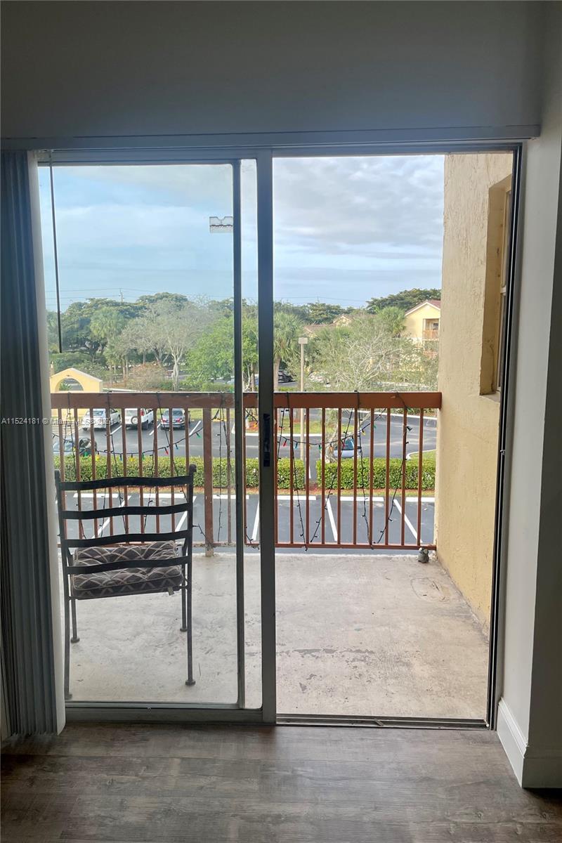 7610 Westwood Dr 126, Tamarac, Florida 33321, 2 Bedrooms Bedrooms, ,2 BathroomsBathrooms,Residential,For Sale,7610 Westwood Dr 126,A11524181