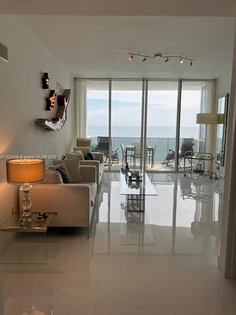 18101 Collins Ave, Sunny Isles Beach, FL, 33160 United States, 3 Bedrooms Bedrooms, ,3 BathroomsBathrooms,Residential,For Sale,Collins Ave,A11524476