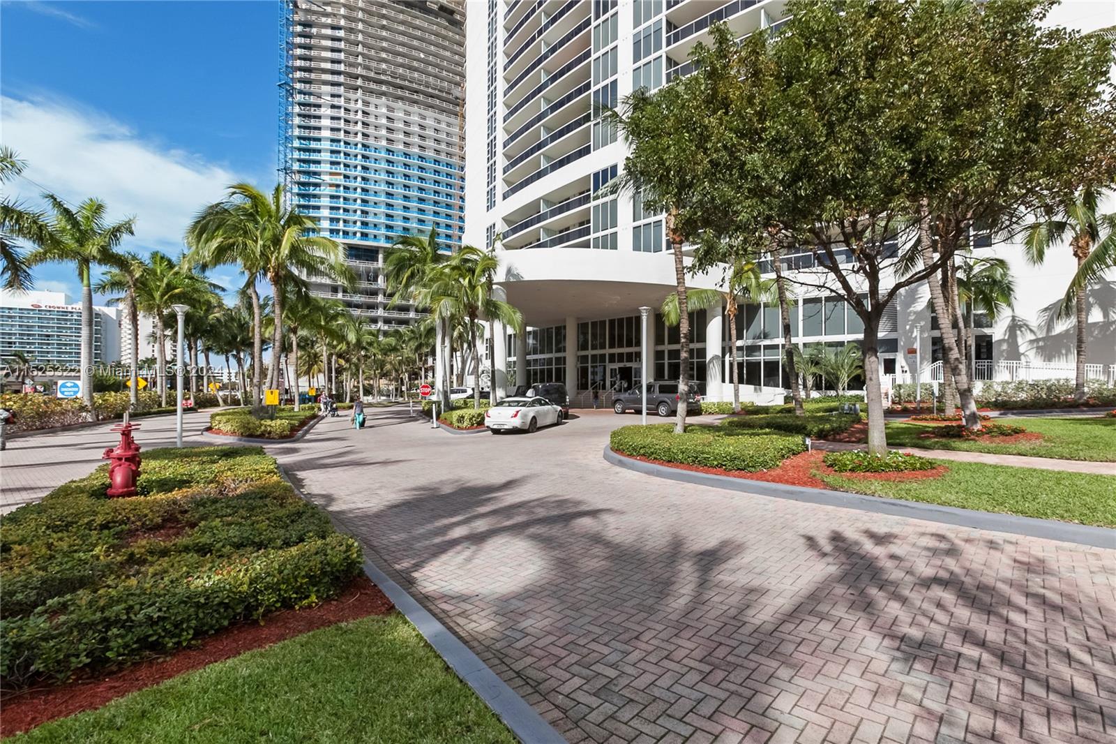 1800 S OCEAN DR 809, Hallandale Beach, Florida 33009, 2 Bedrooms Bedrooms, ,1 BathroomBathrooms,Residentiallease,For Rent,1800 S OCEAN DR 809,A11525322