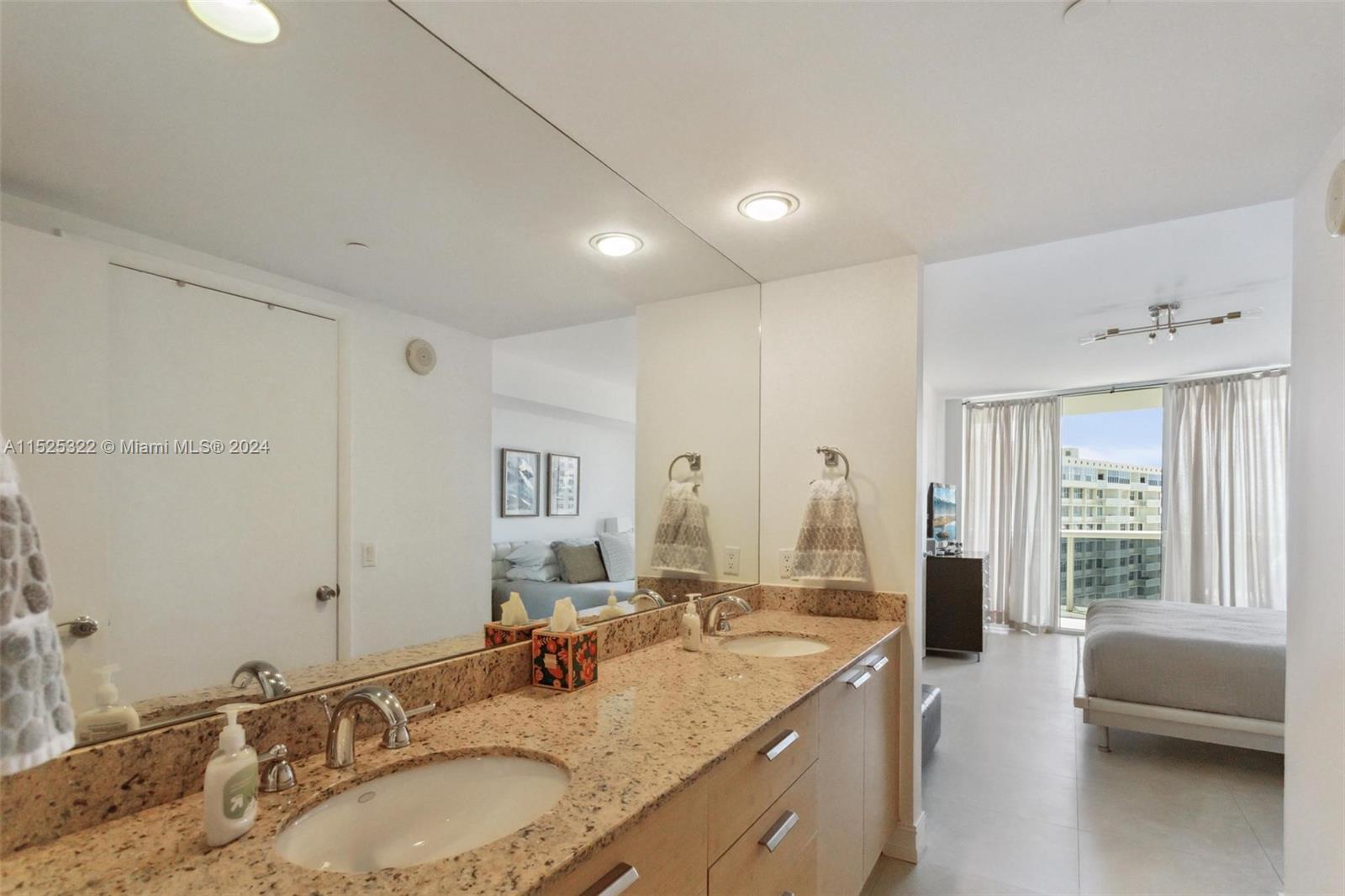 1800 S OCEAN DR 809, Hallandale Beach, Florida 33009, 2 Bedrooms Bedrooms, ,1 BathroomBathrooms,Residentiallease,For Rent,1800 S OCEAN DR 809,A11525322