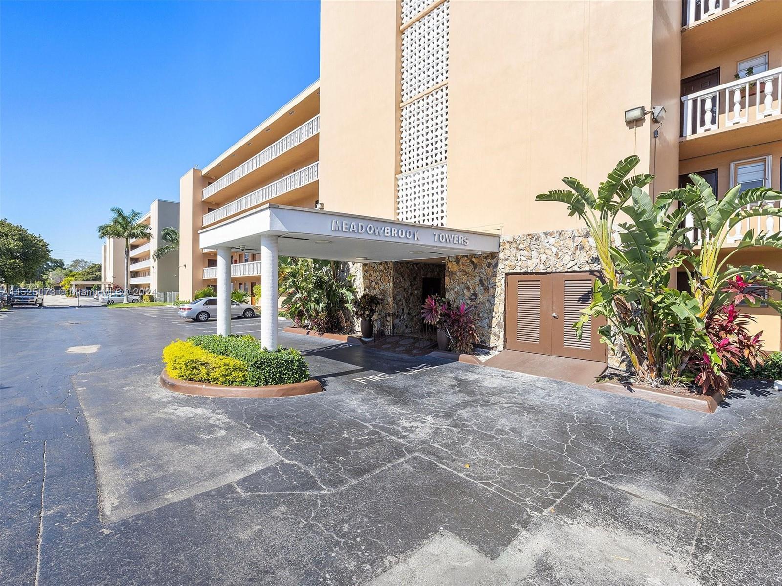 219 NE 14th Ave 101, Hallandale Beach, Florida 33009, 2 Bedrooms Bedrooms, ,2 BathroomsBathrooms,Residential,For Sale,219 NE 14th Ave 101,A11525073