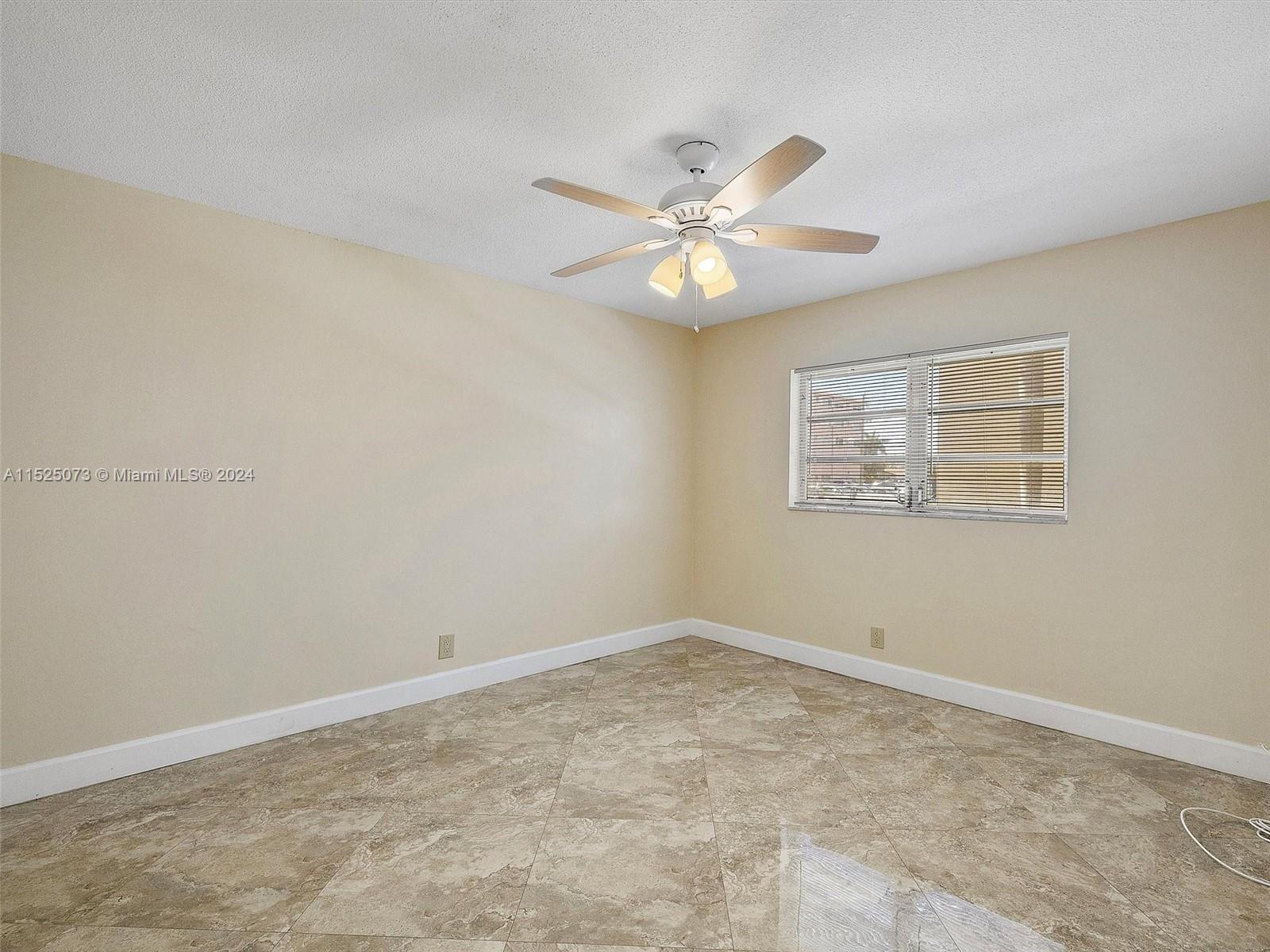 219 NE 14th Ave 101, Hallandale Beach, Florida 33009, 2 Bedrooms Bedrooms, ,2 BathroomsBathrooms,Residential,For Sale,219 NE 14th Ave 101,A11525073