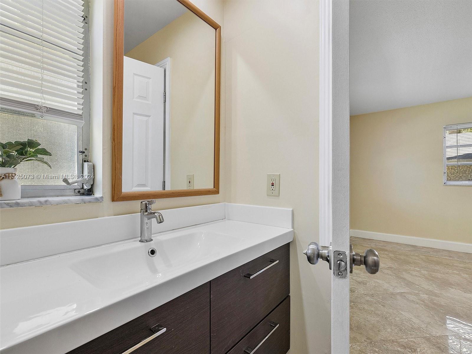 219 NE 14th Ave 101, Hallandale Beach, Florida 33009, 2 Bedrooms Bedrooms, ,2 BathroomsBathrooms,Residential,For Sale,219 NE 14th Ave 101,A11525073