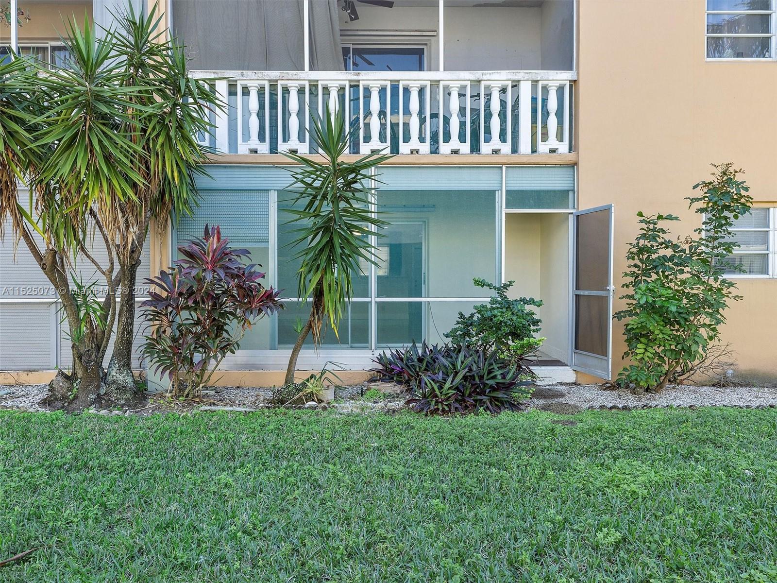 219 NE 14th Ave 101, Hallandale Beach, Florida 33009, 2 Bedrooms Bedrooms, ,2 BathroomsBathrooms,Residential,For Sale,219 NE 14th Ave 101,A11525073