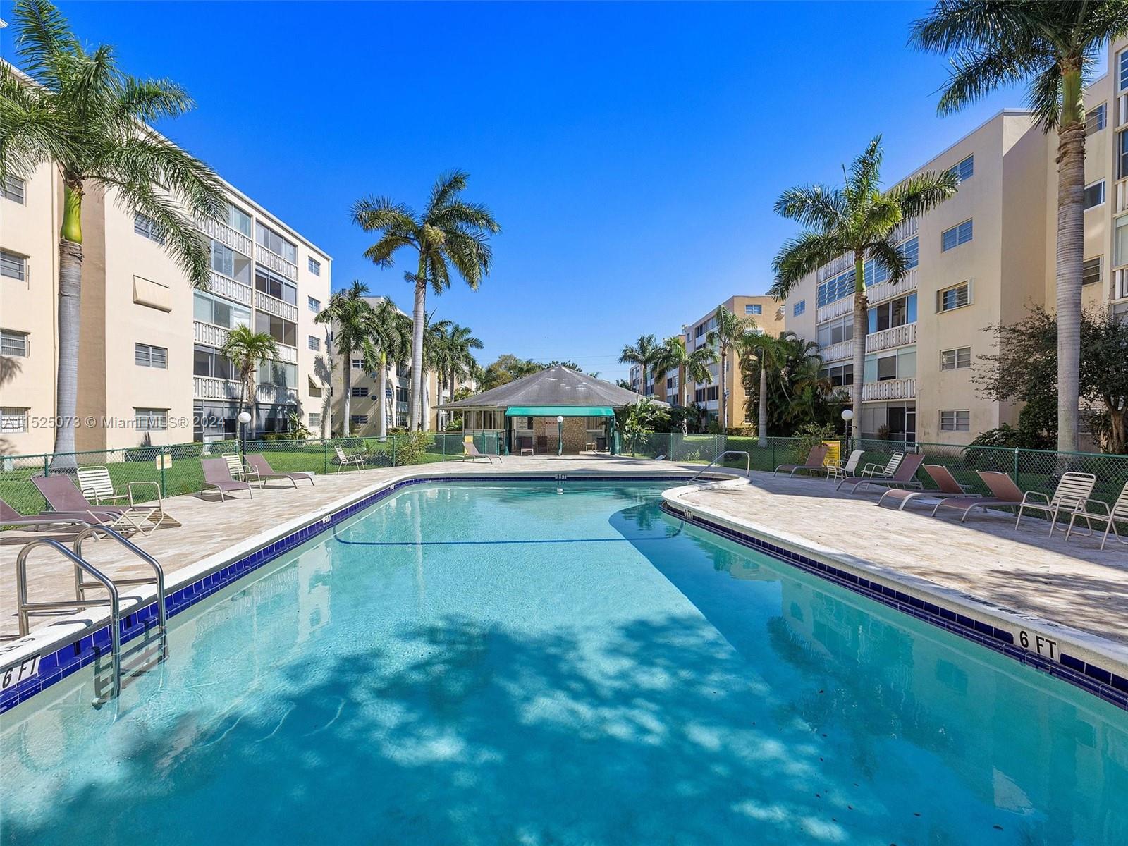 219 NE 14th Ave 101, Hallandale Beach, Florida 33009, 2 Bedrooms Bedrooms, ,2 BathroomsBathrooms,Residential,For Sale,219 NE 14th Ave 101,A11525073
