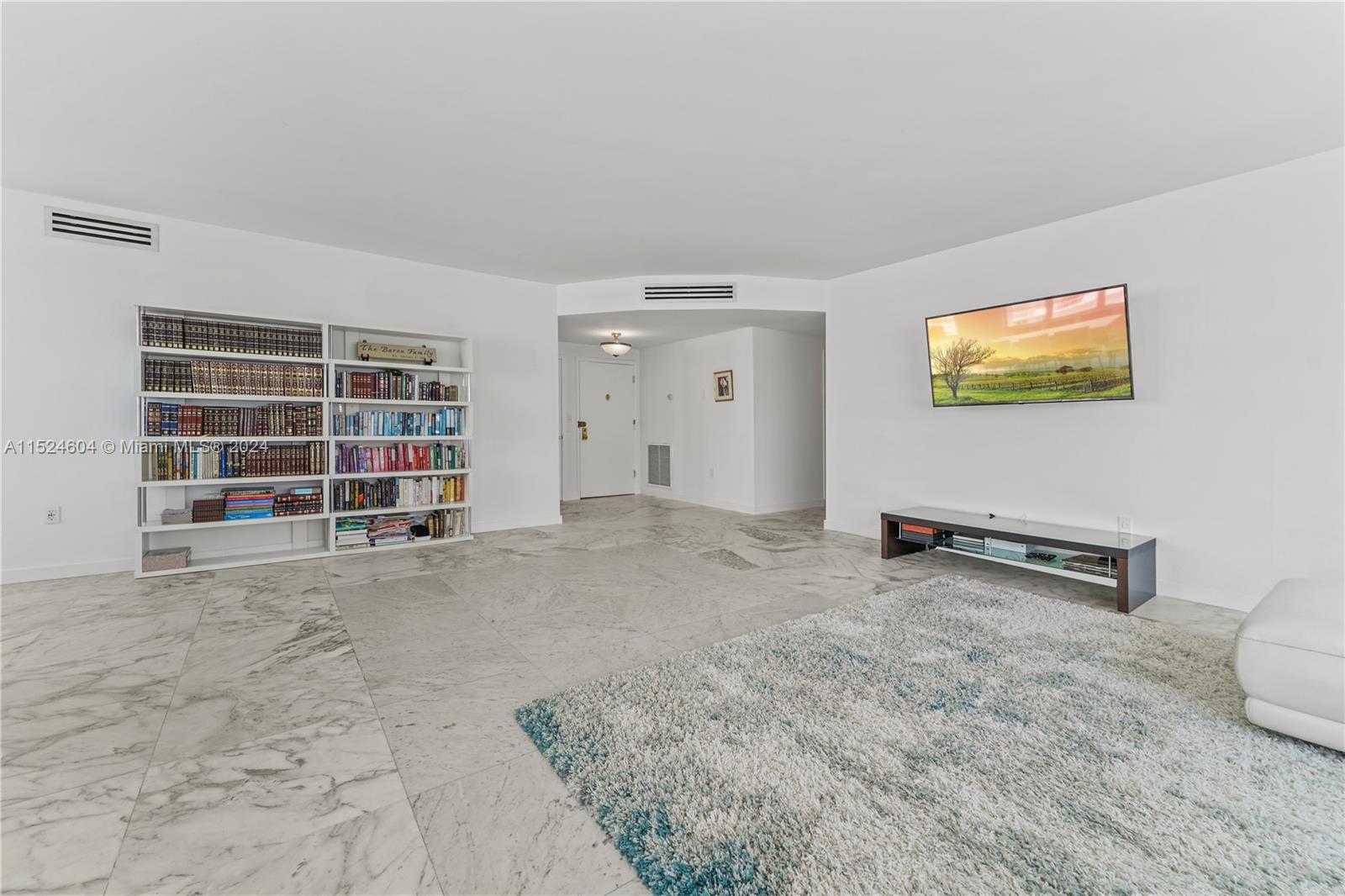 5640 Collins Ave 7B, Miami Beach, Florida 33140, 2 Bedrooms Bedrooms, ,2 BathroomsBathrooms,Residential,For Sale,5640 Collins Ave 7B,A11524604