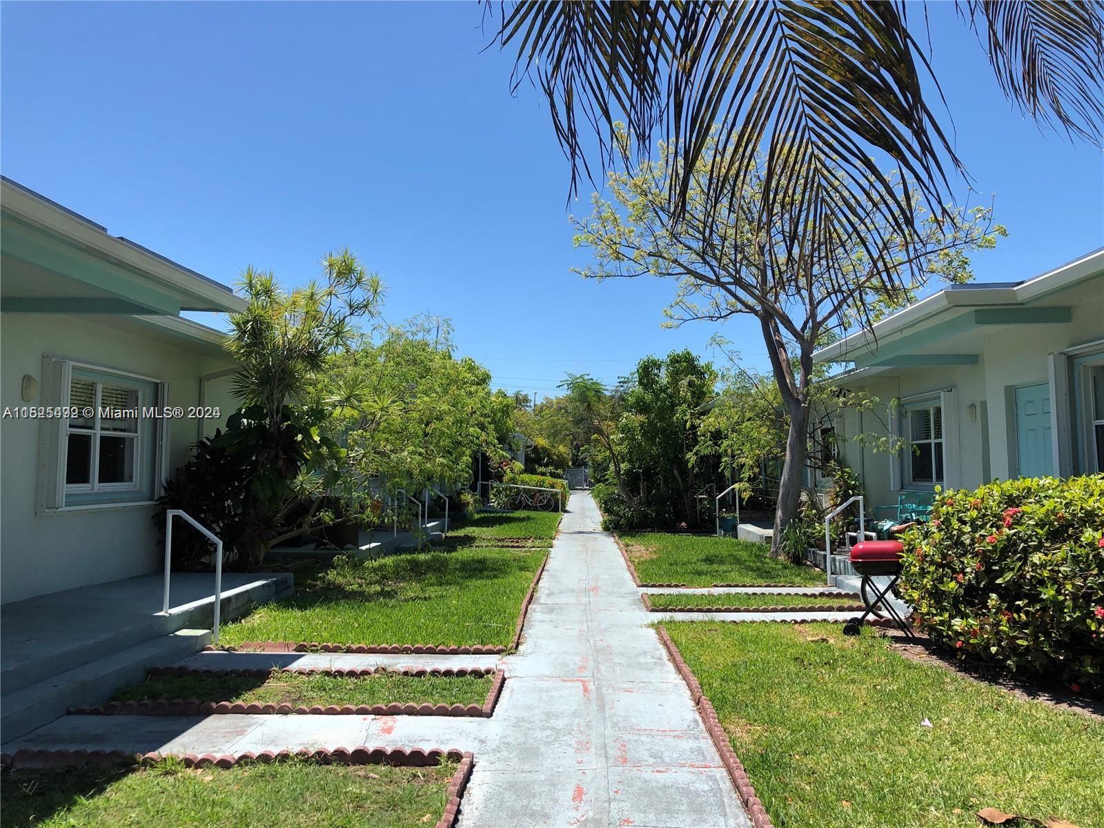 1239 Marseille Dr 8, Miami Beach, Florida 33141, 2 Bedrooms Bedrooms, ,2 BathroomsBathrooms,Residential,For Sale,1239 Marseille Dr 8,A11525492