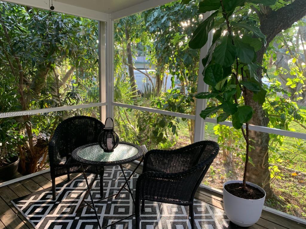 229 SW 3rd Pl, Dania Beach, Florida 33004, 2 Bedrooms Bedrooms, ,1 BathroomBathrooms,Residentiallease,For Rent,229 SW 3rd Pl,A11525692