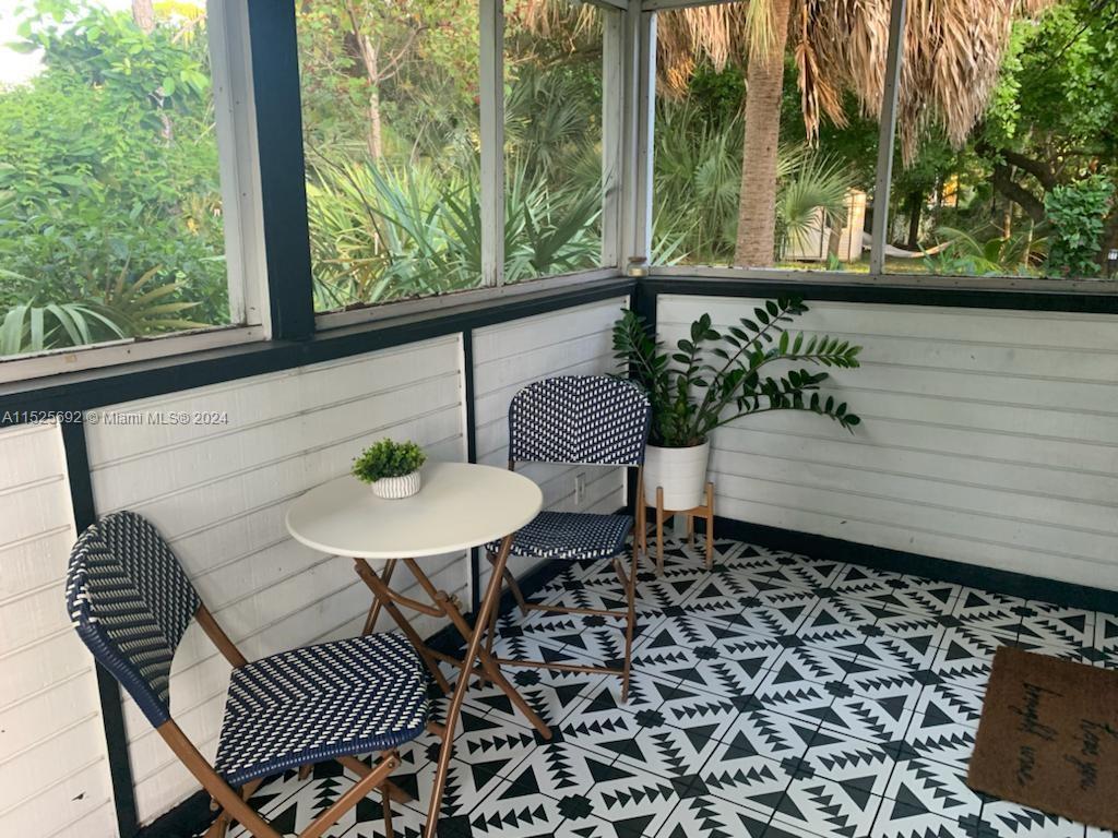 229 SW 3rd Pl, Dania Beach, Florida 33004, 2 Bedrooms Bedrooms, ,1 BathroomBathrooms,Residentiallease,For Rent,229 SW 3rd Pl,A11525692