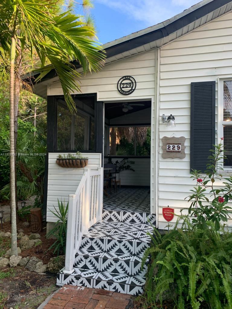 229 SW 3rd Pl, Dania Beach, Florida 33004, 2 Bedrooms Bedrooms, ,1 BathroomBathrooms,Residentiallease,For Rent,229 SW 3rd Pl,A11525692