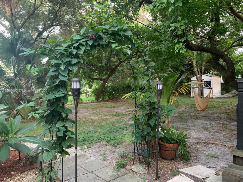 229 SW 3rd Pl, Dania Beach, Florida 33004, 2 Bedrooms Bedrooms, ,1 BathroomBathrooms,Residentiallease,For Rent,229 SW 3rd Pl,A11525692