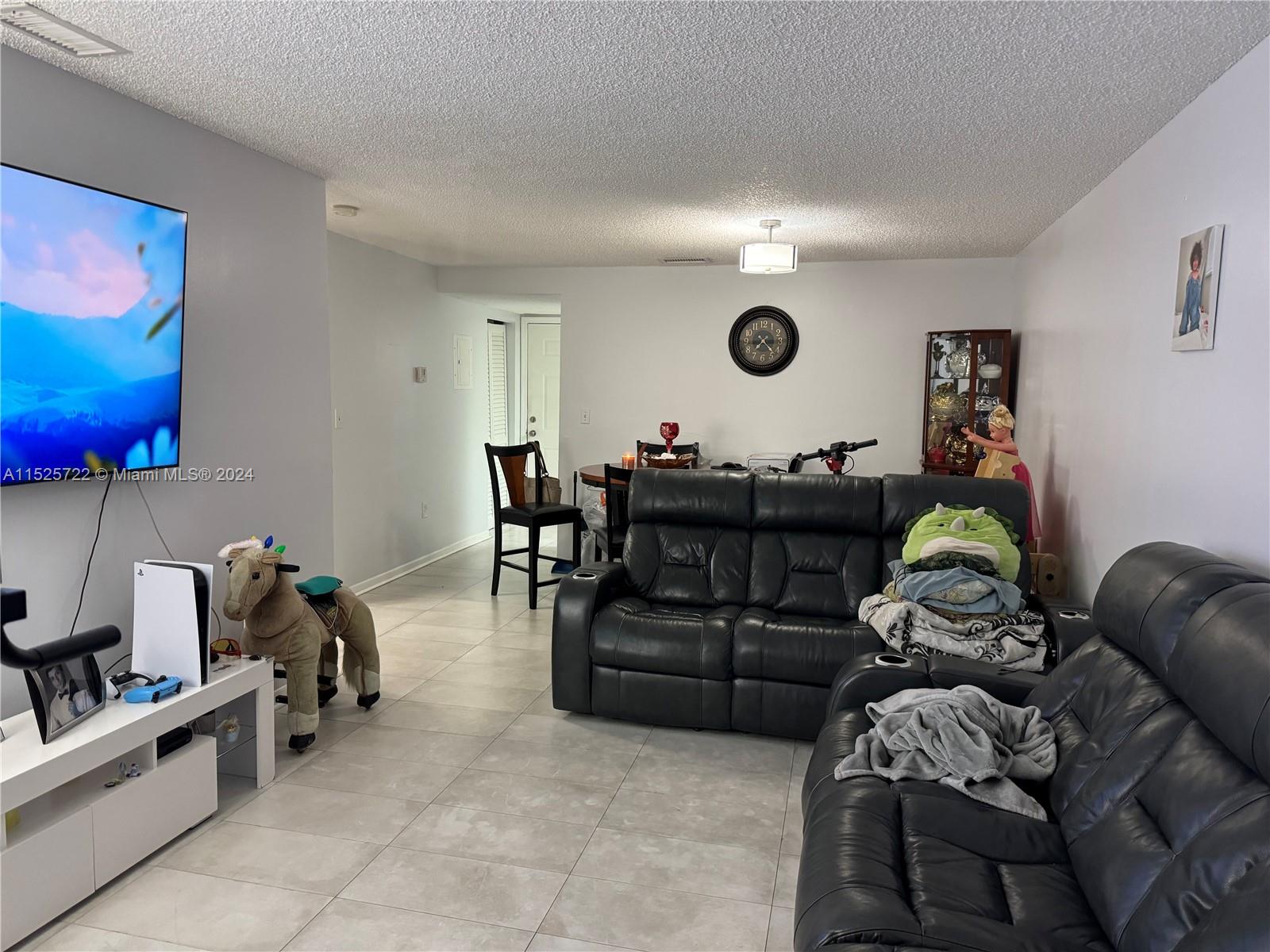 1975 Normandy Dr 504, Miami Beach, Florida 33141, 2 Bedrooms Bedrooms, ,1 BathroomBathrooms,Residential,For Sale,1975 Normandy Dr 504,A11525722