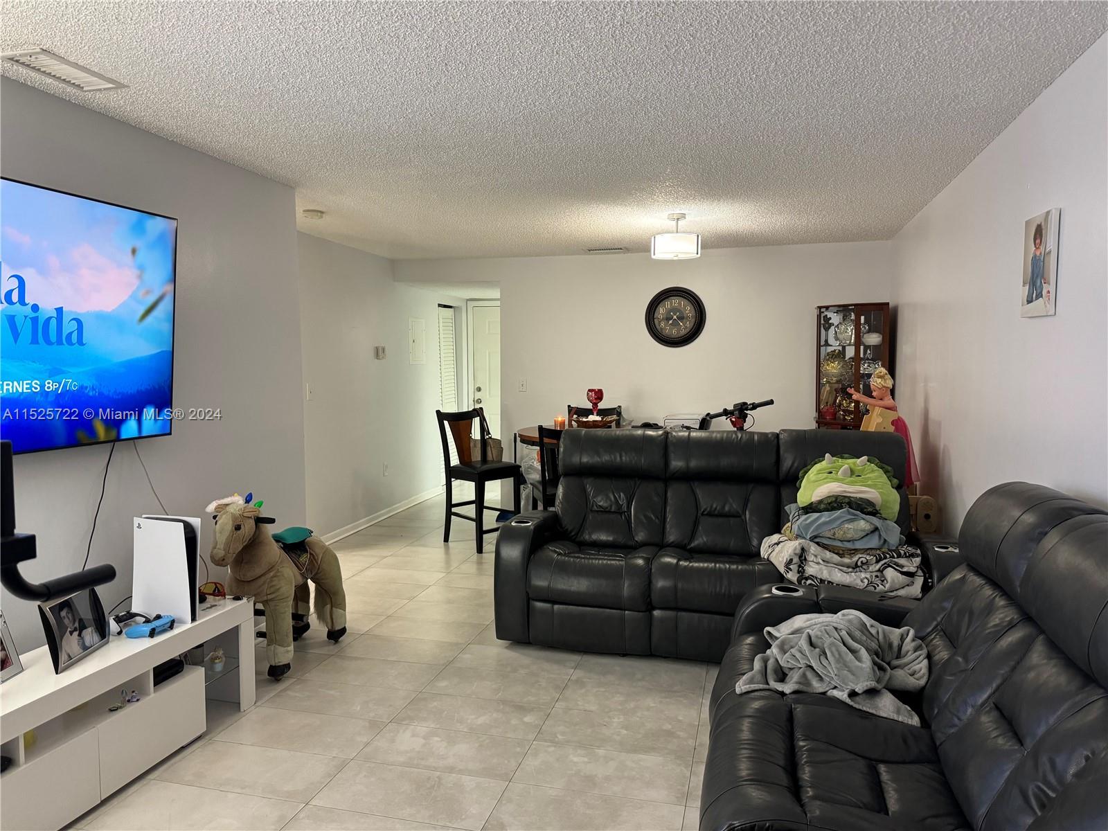 1975 Normandy Dr 504, Miami Beach, Florida 33141, 2 Bedrooms Bedrooms, ,1 BathroomBathrooms,Residential,For Sale,1975 Normandy Dr 504,A11525722