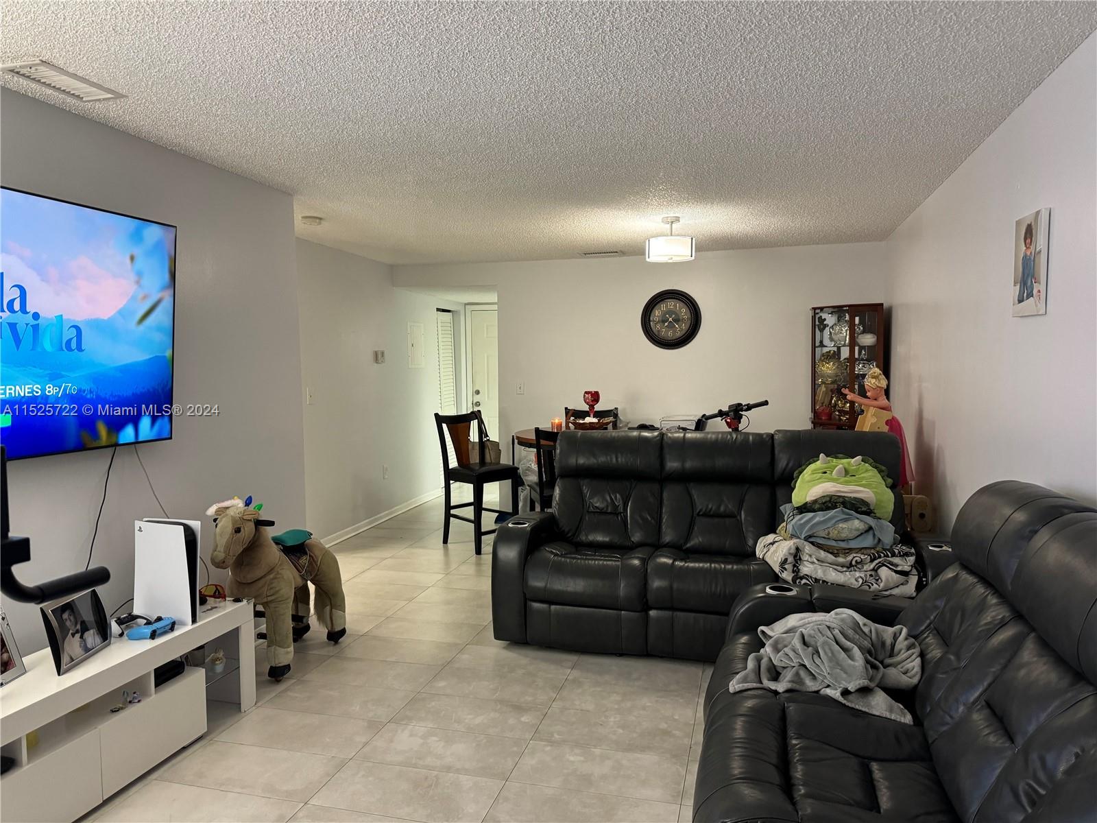 1975 Normandy Dr 504, Miami Beach, Florida 33141, 2 Bedrooms Bedrooms, ,1 BathroomBathrooms,Residential,For Sale,1975 Normandy Dr 504,A11525722