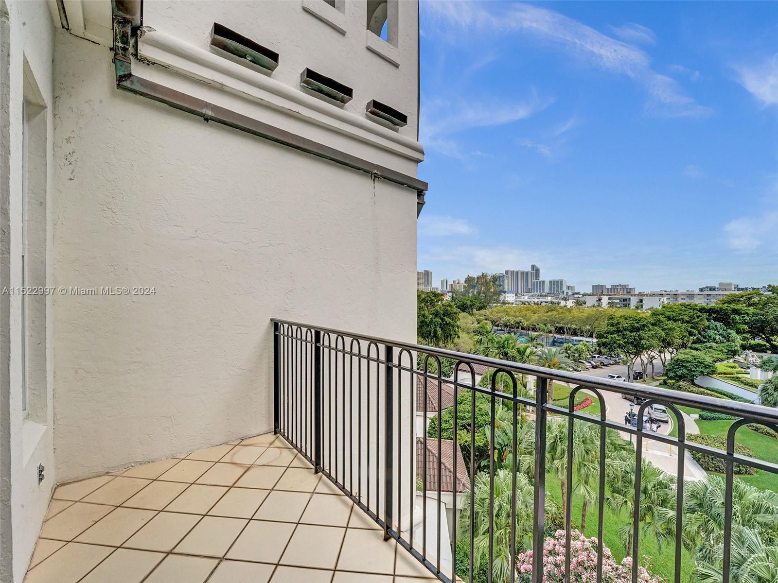 3500 Island Blvd, Aventura, FL, 33160 United States, 4 Bedrooms Bedrooms, ,5 BathroomsBathrooms,Residential,For Sale,Island Blvd,A11522997