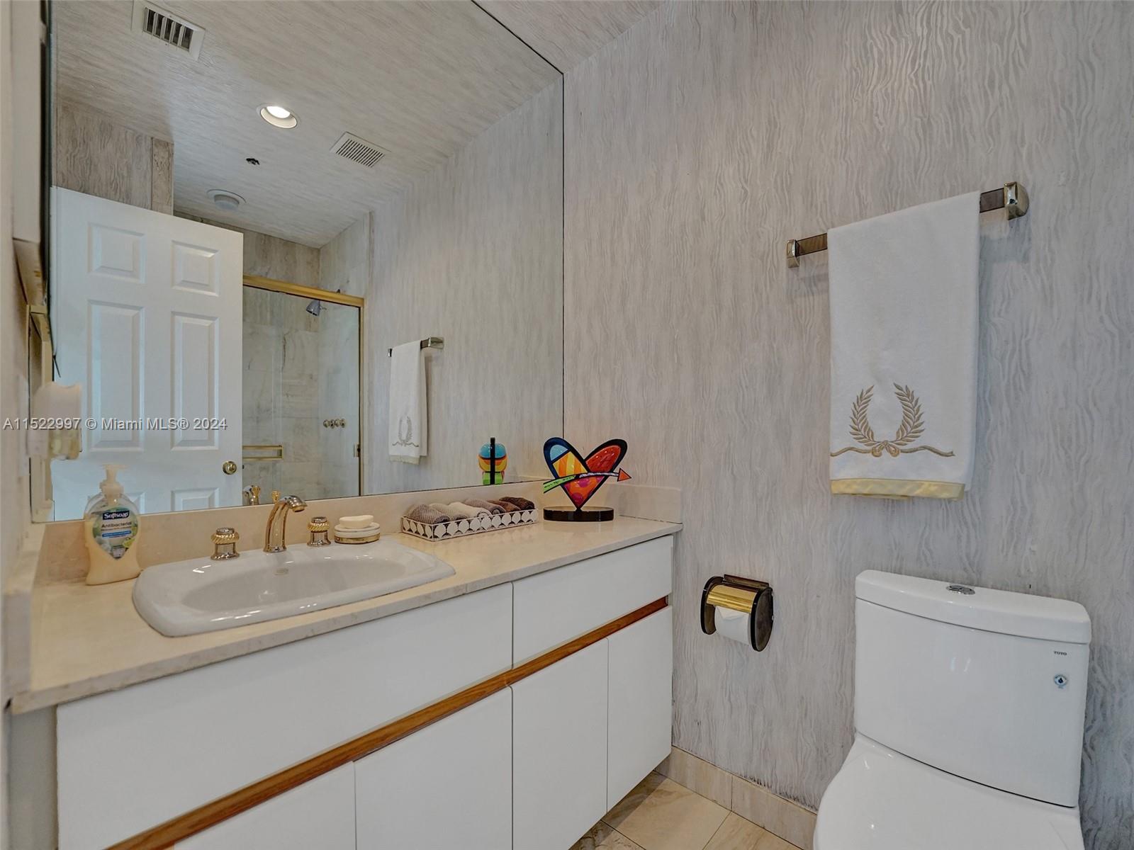 3500 Island Blvd, Aventura, FL, 33160 United States, 4 Bedrooms Bedrooms, ,5 BathroomsBathrooms,Residential,For Sale,Island Blvd,A11522997