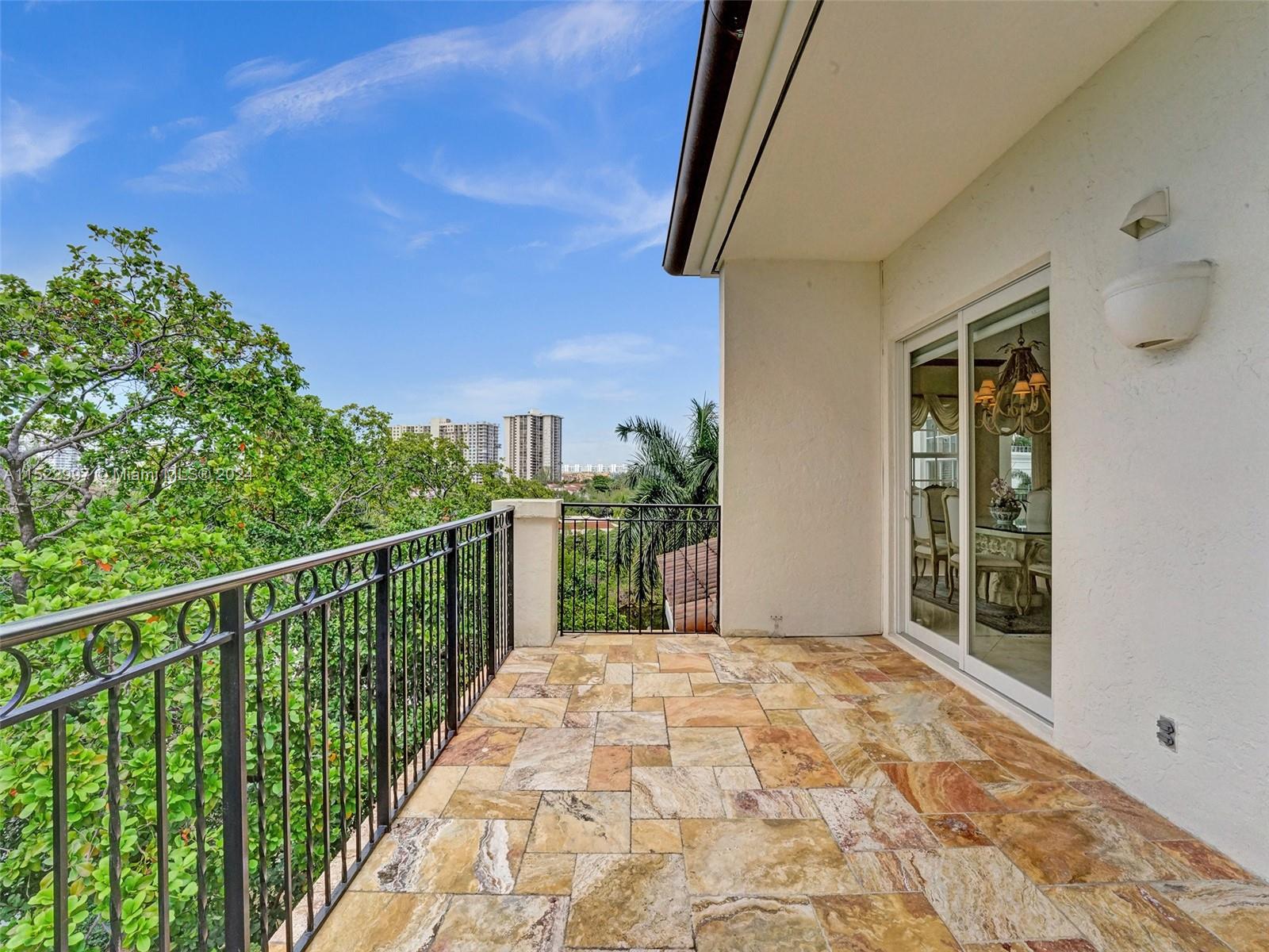 3500 Island Blvd, Aventura, FL, 33160 United States, 4 Bedrooms Bedrooms, ,5 BathroomsBathrooms,Residential,For Sale,Island Blvd,A11522997