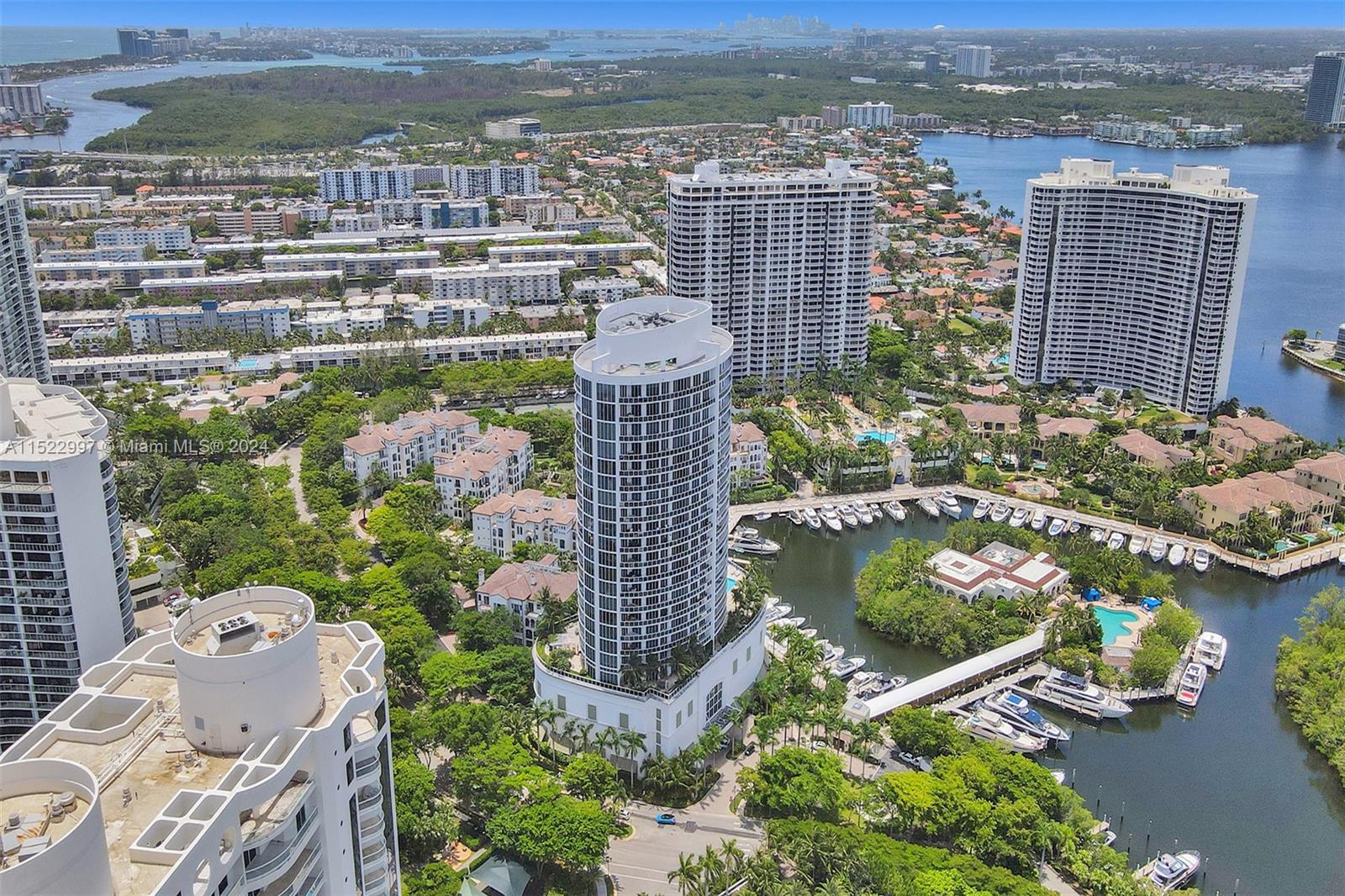3500 Island Blvd, Aventura, FL, 33160 United States, 4 Bedrooms Bedrooms, ,5 BathroomsBathrooms,Residential,For Sale,Island Blvd,A11522997