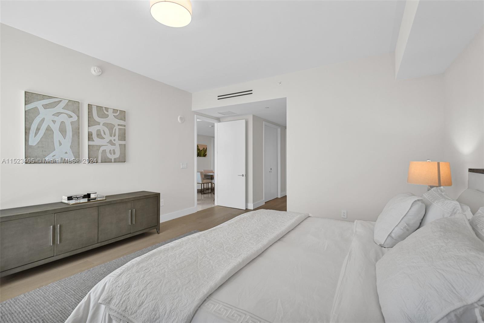 10201 Collins Ave, Bal Harbour, FL, 33154 United States, 2 Bedrooms Bedrooms, ,2 BathroomsBathrooms,Residential,For Sale,Collins Ave,A11523405