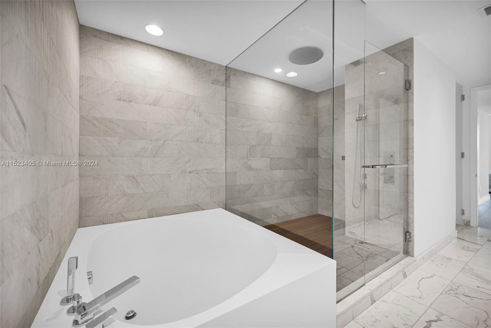 10201 Collins Ave, Bal Harbour, FL, 33154 United States, 2 Bedrooms Bedrooms, ,2 BathroomsBathrooms,Residential,For Sale,Collins Ave,A11523405