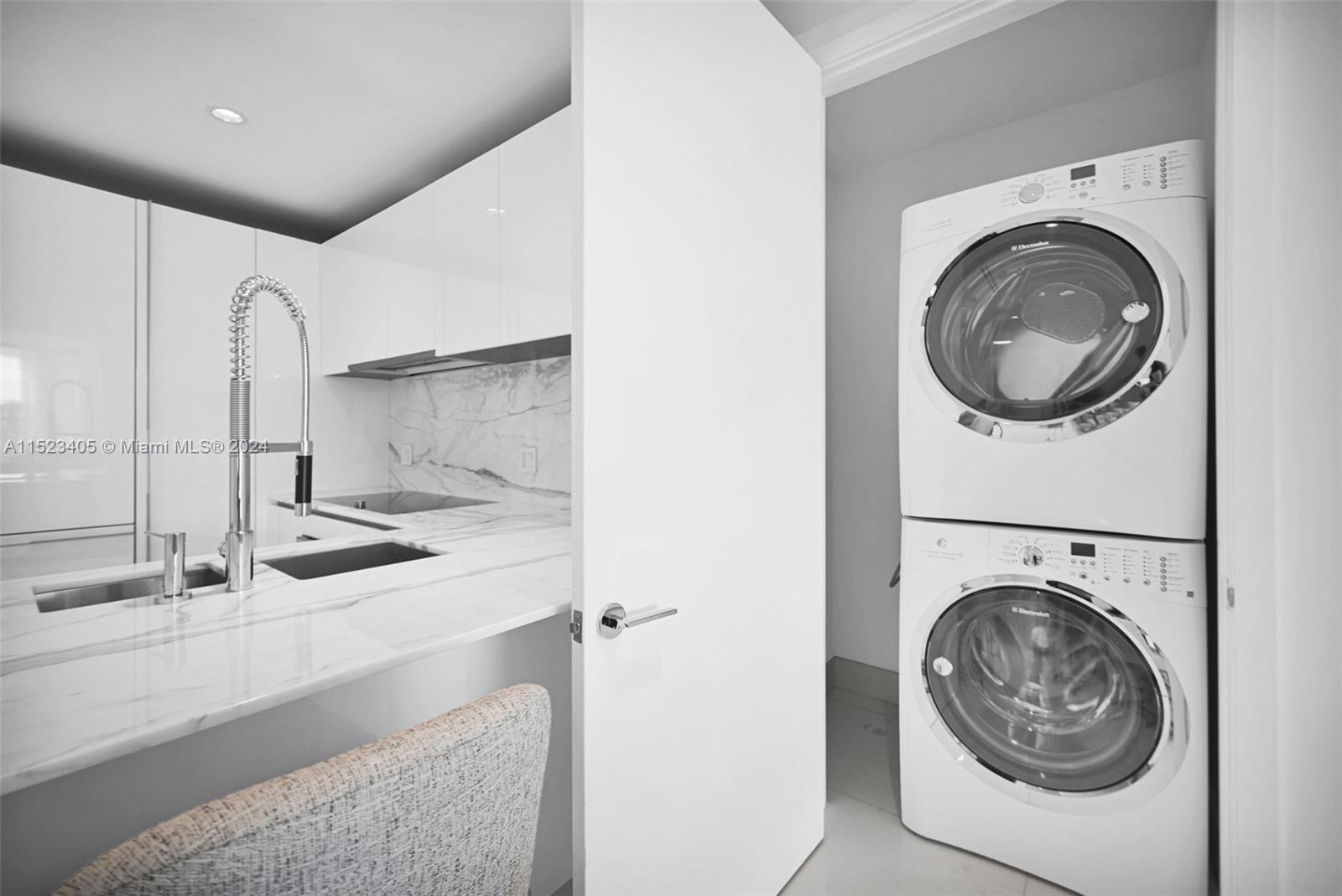 10201 Collins Ave, Bal Harbour, FL, 33154 United States, 2 Bedrooms Bedrooms, ,2 BathroomsBathrooms,Residential,For Sale,Collins Ave,A11523405