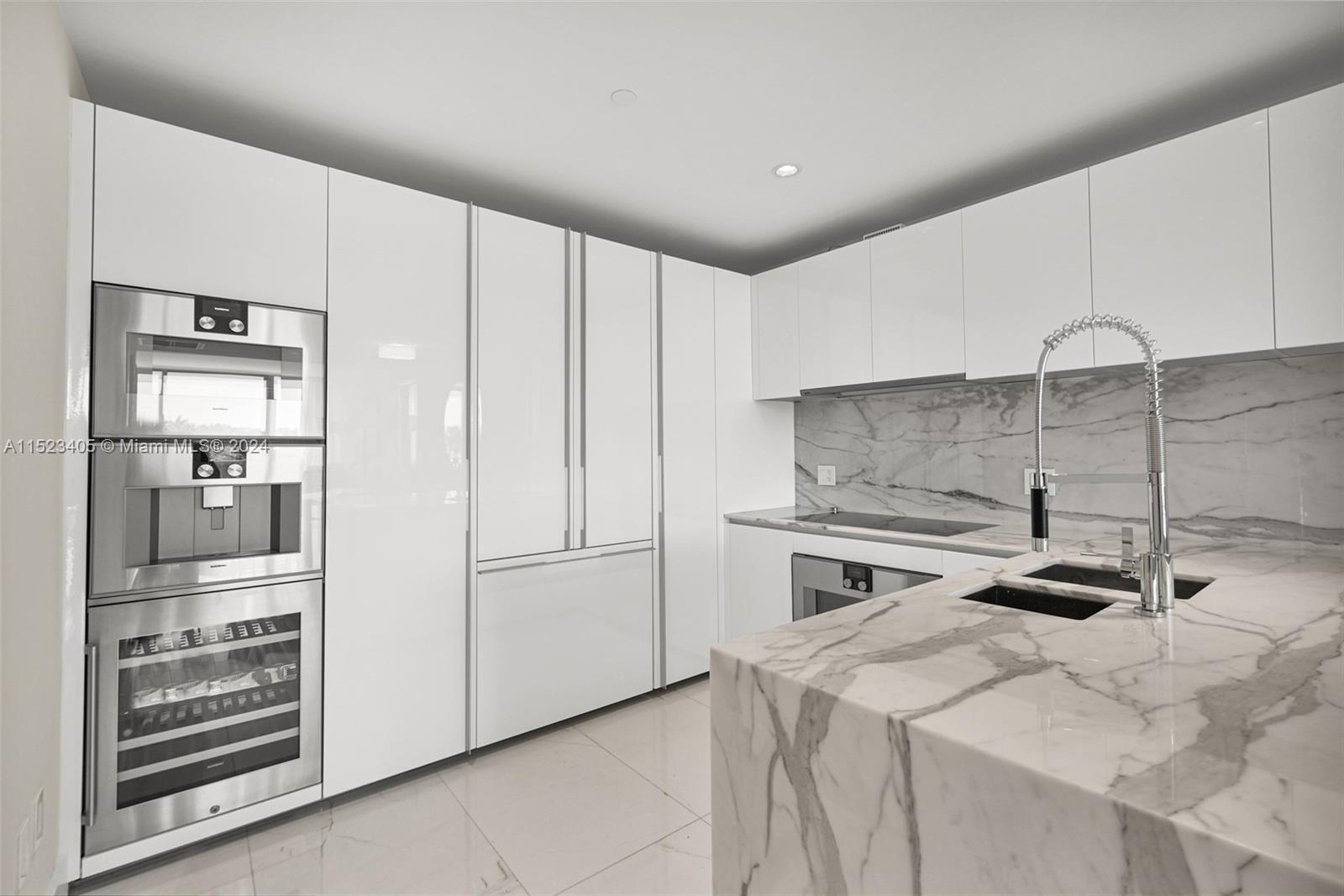 10201 Collins Ave, Bal Harbour, FL, 33154 United States, 2 Bedrooms Bedrooms, ,2 BathroomsBathrooms,Residential,For Sale,Collins Ave,A11523405