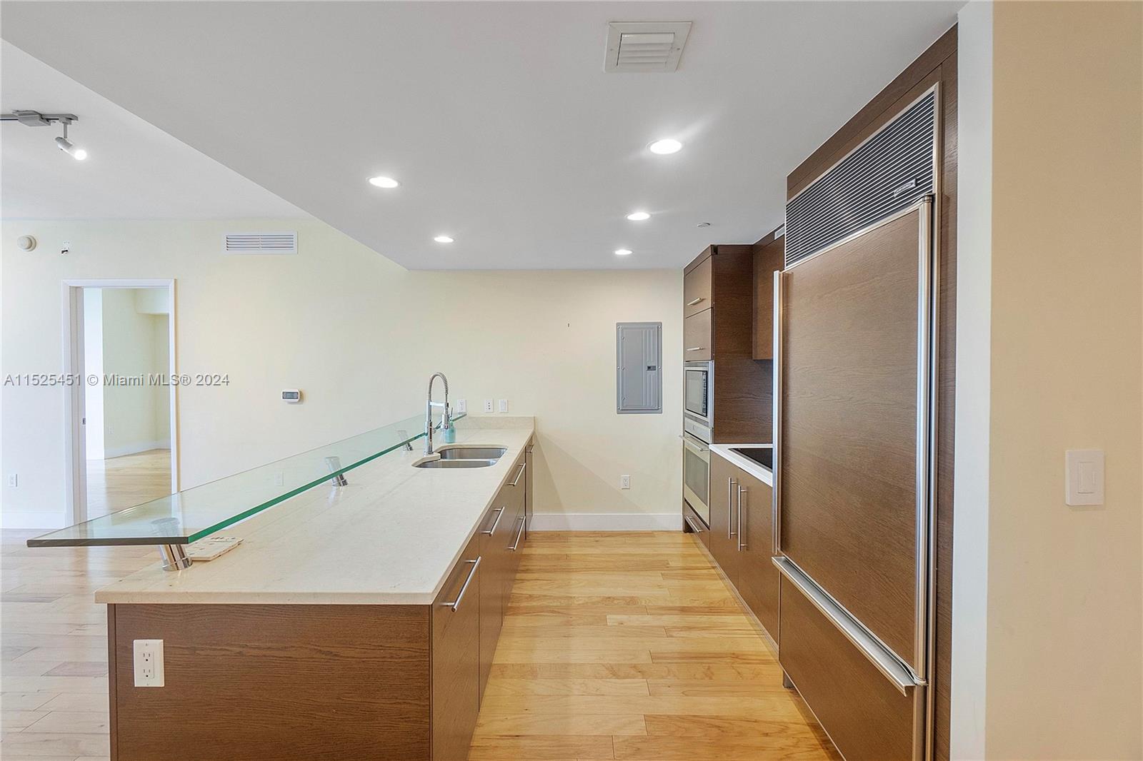 475 Brickell Ave 2909, Miami, Florida 33131, 2 Bedrooms Bedrooms, ,2 BathroomsBathrooms,Residentiallease,For Rent,475 Brickell Ave 2909,A11525451