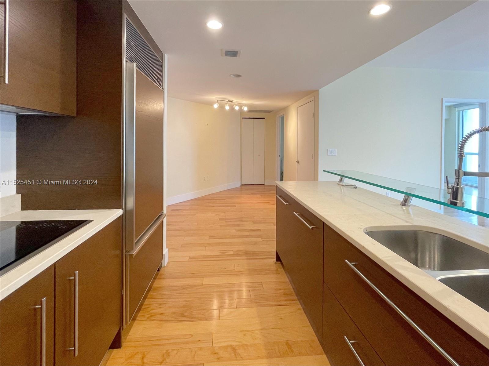 475 Brickell Ave 2909, Miami, Florida 33131, 2 Bedrooms Bedrooms, ,2 BathroomsBathrooms,Residentiallease,For Rent,475 Brickell Ave 2909,A11525451