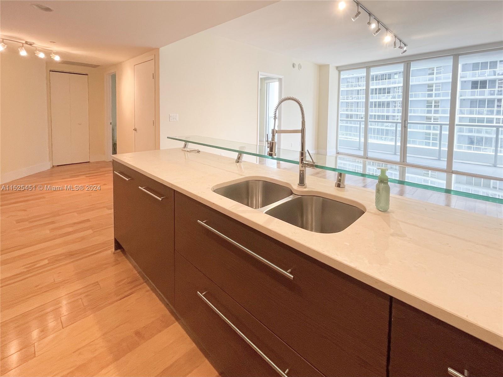 475 Brickell Ave 2909, Miami, Florida 33131, 2 Bedrooms Bedrooms, ,2 BathroomsBathrooms,Residentiallease,For Rent,475 Brickell Ave 2909,A11525451