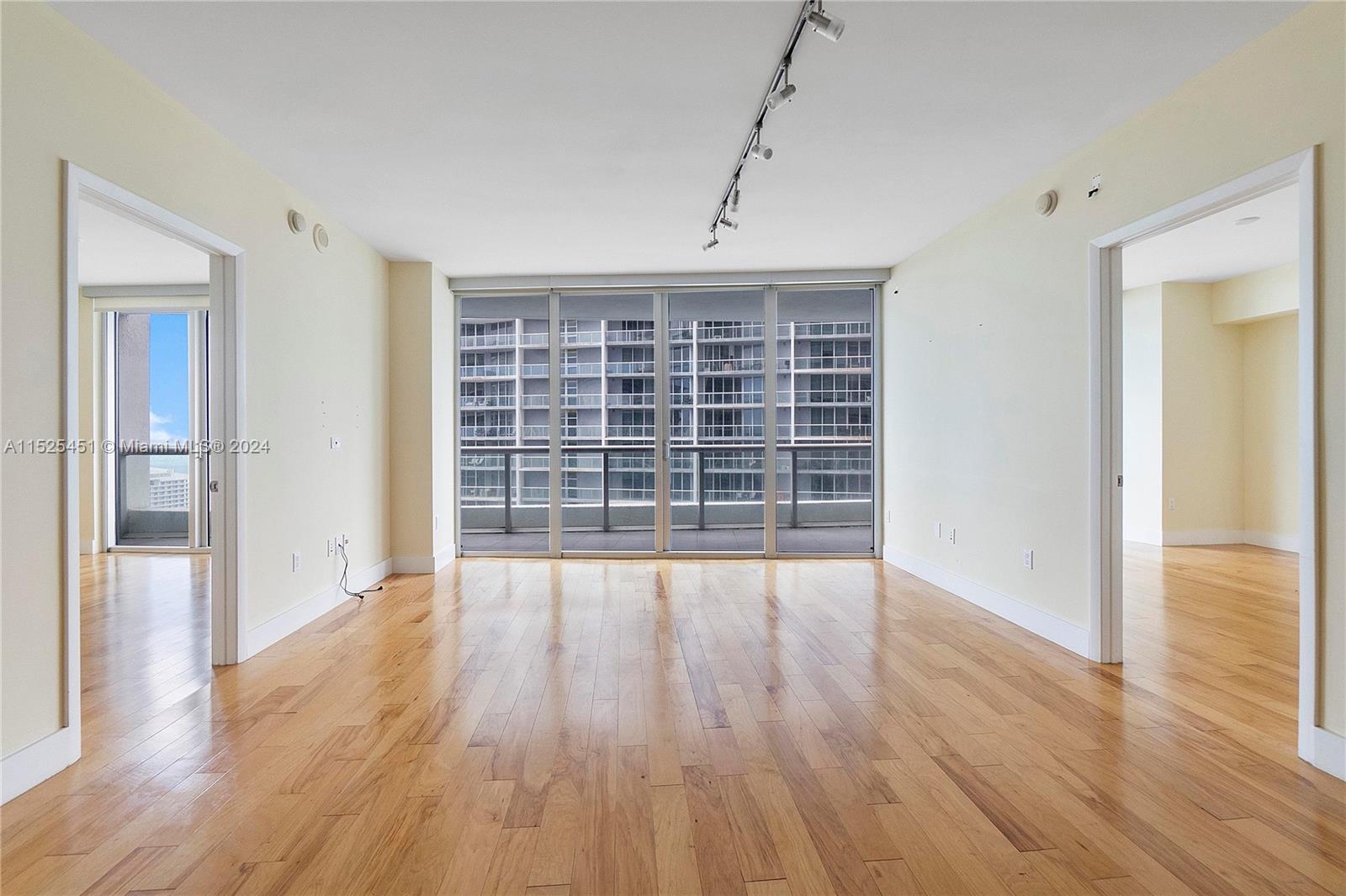 475 Brickell Ave 2909, Miami, Florida 33131, 2 Bedrooms Bedrooms, ,2 BathroomsBathrooms,Residentiallease,For Rent,475 Brickell Ave 2909,A11525451