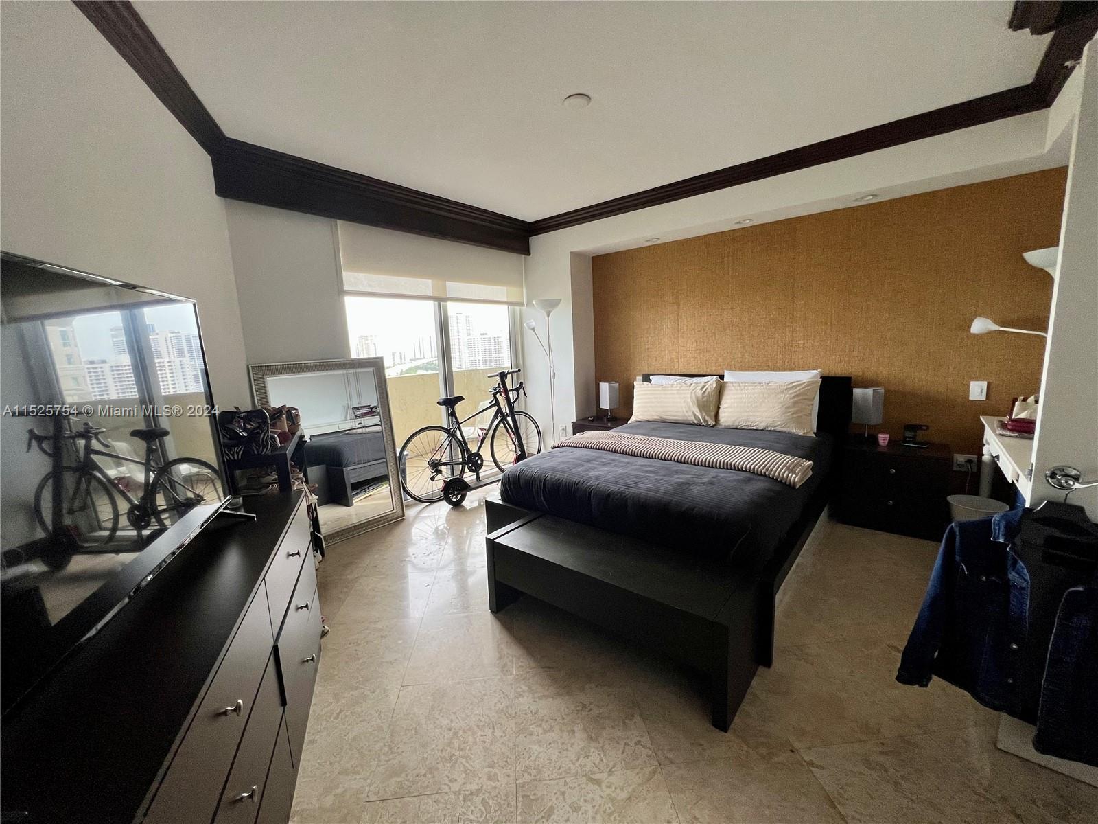 19501 W Country Club Dr 1801, Aventura, FL 33180, 1 Bedroom Bedrooms, ,1 BathroomBathrooms,Residential,For Sale,Country Club Dr,A11525754