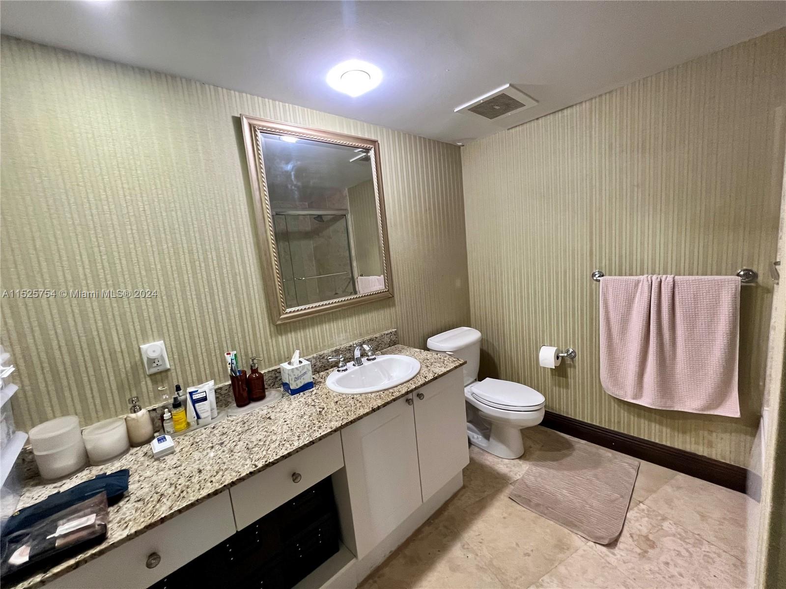 19501 W Country Club Dr 1801, Aventura, FL 33180, 1 Bedroom Bedrooms, ,1 BathroomBathrooms,Residential,For Sale,Country Club Dr,A11525754