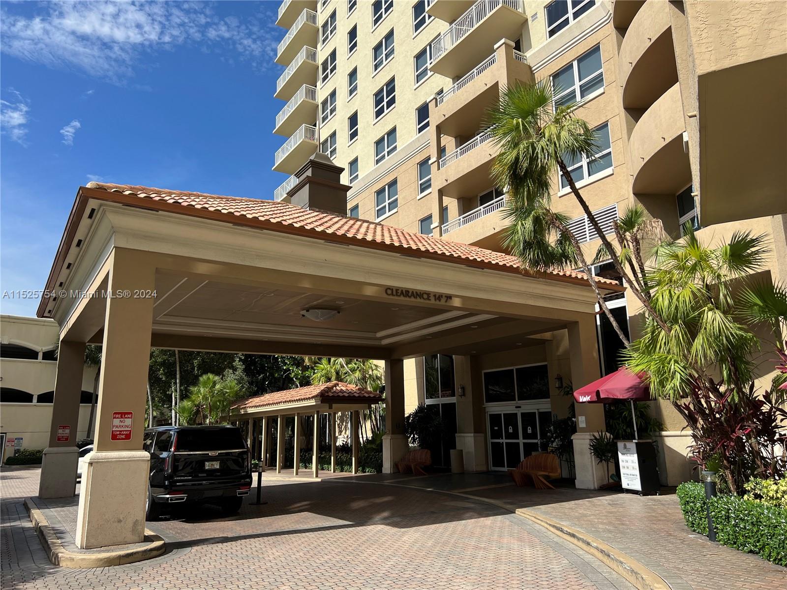19501 W Country Club Dr 1801, Aventura, FL 33180, 1 Bedroom Bedrooms, ,1 BathroomBathrooms,Residential,For Sale,Country Club Dr,A11525754